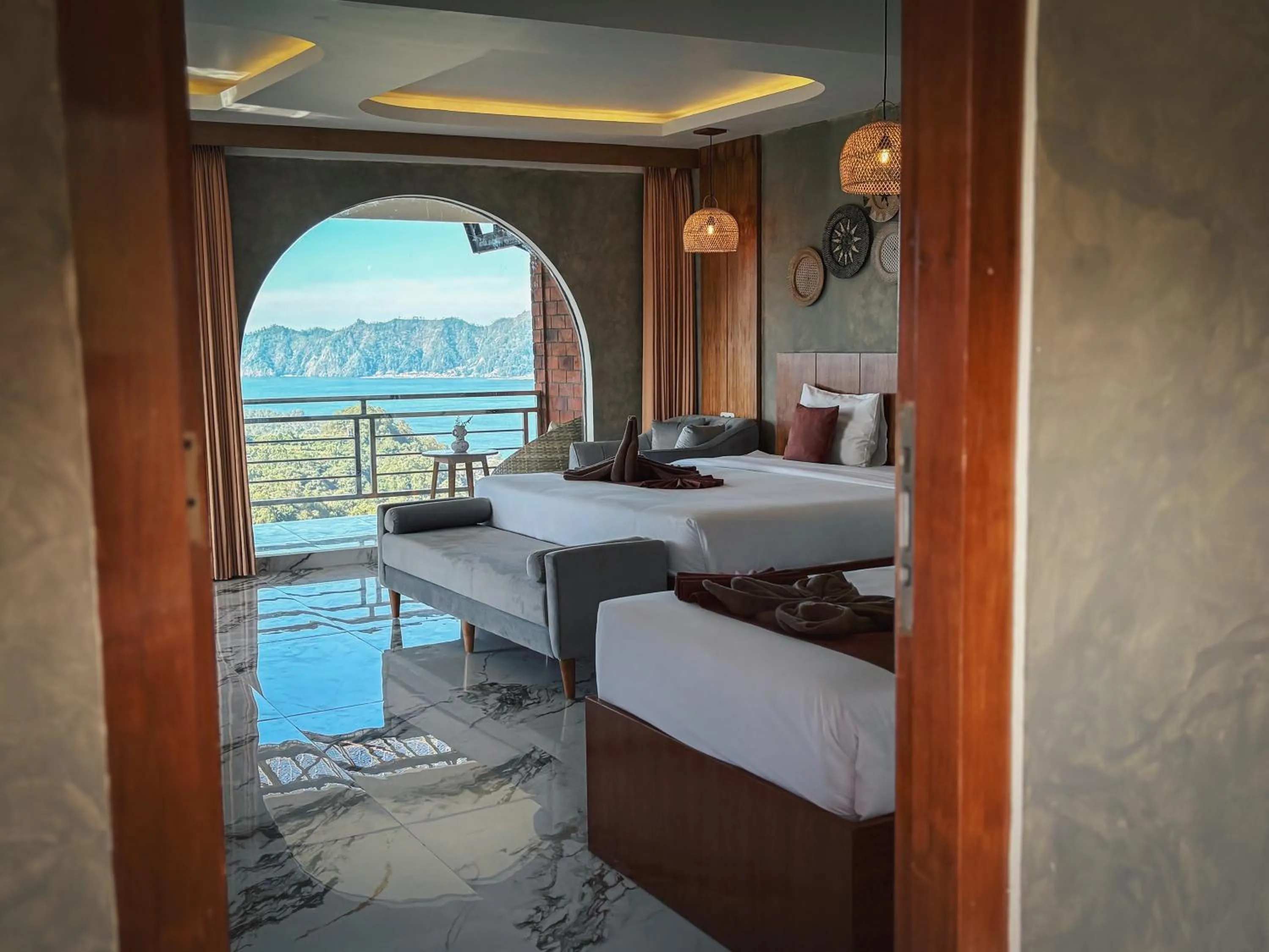 Bed in Caldera Hotel & Restaurant