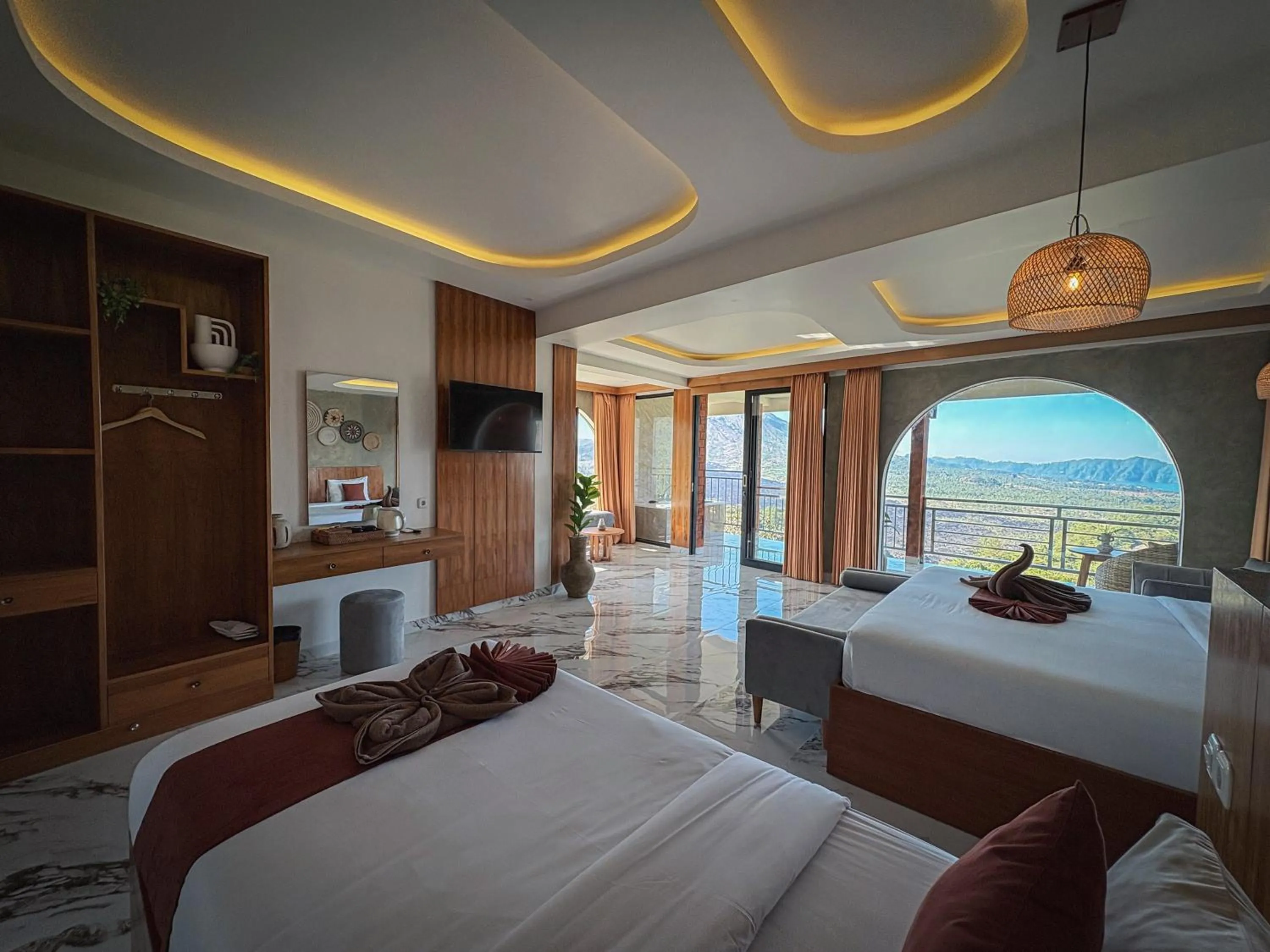 Bedroom, Bed in Caldera Hotel & Restaurant