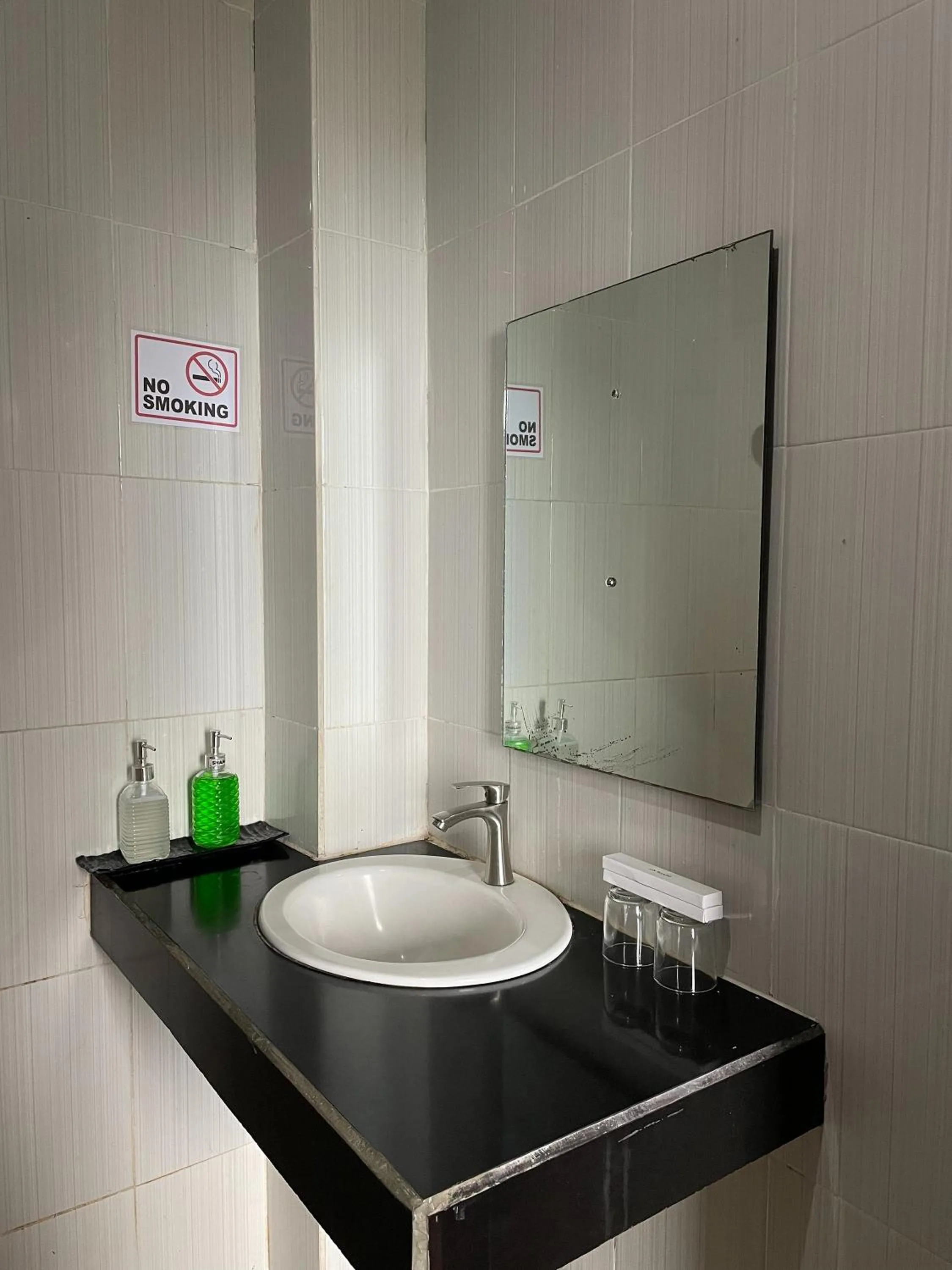 Bathroom in Caldera Hotel & Restaurant