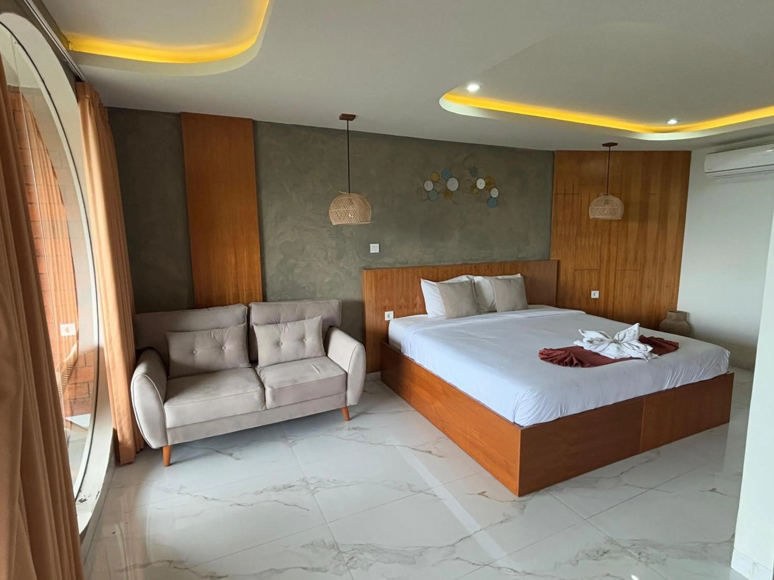 Bed in Caldera Hotel & Restaurant