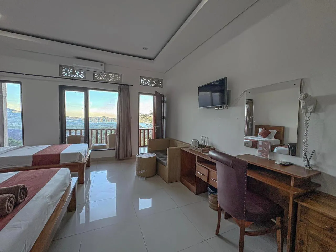 Bed in Caldera Hotel & Restaurant