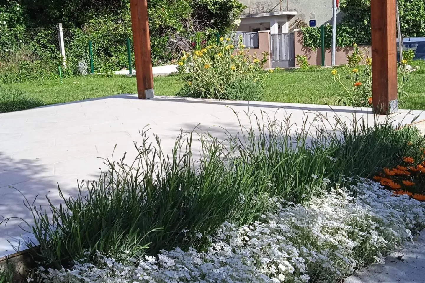 Garden in Kuca za odmor u Kastelima s pogledom na more