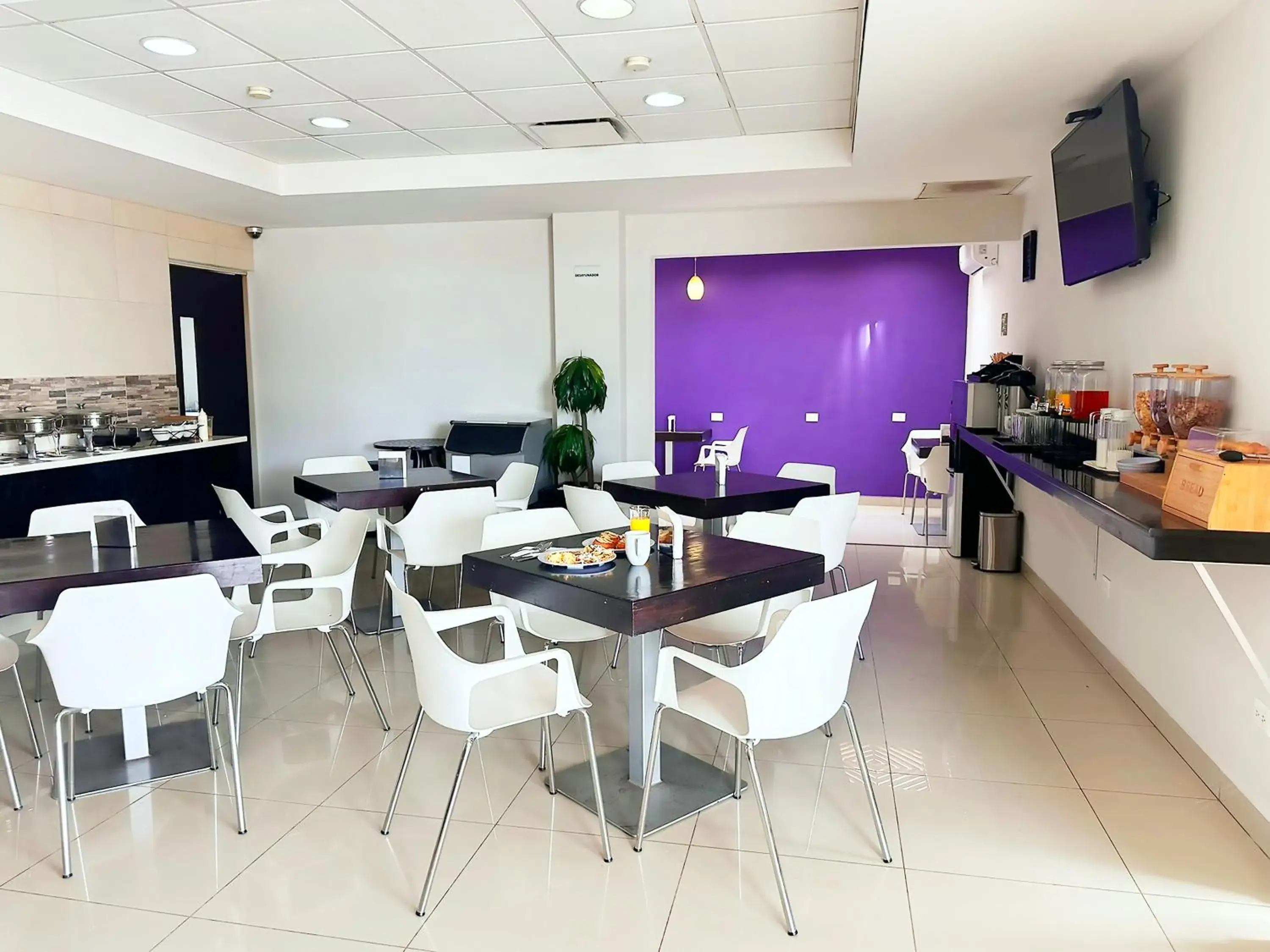 Restaurant/places to eat in Sleep Inn Culiacan Restaurant/places to eat in Sleep Inn Culiacan