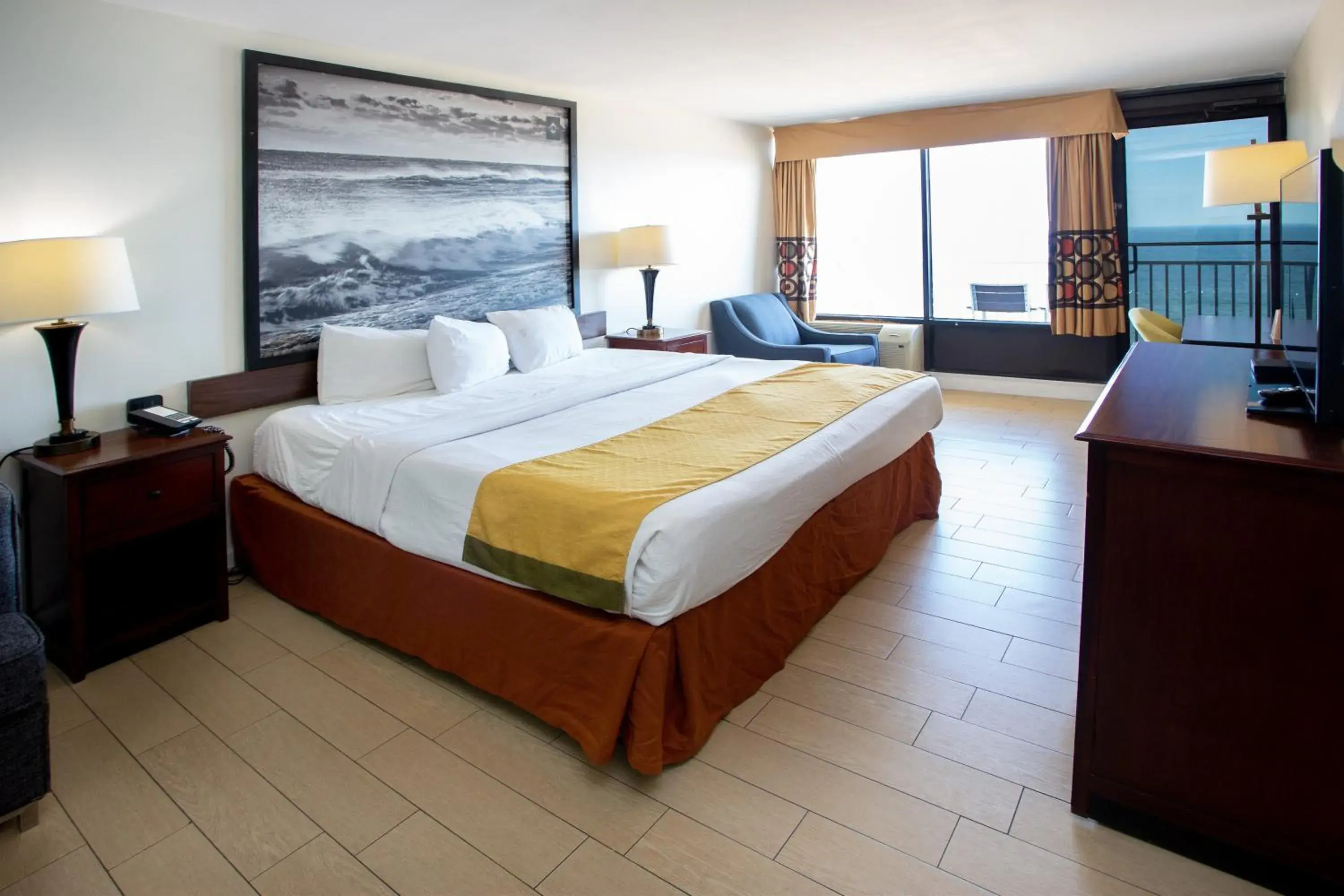 Bedroom in Super 8 by Wyndham Virginia Beach Oceanfront