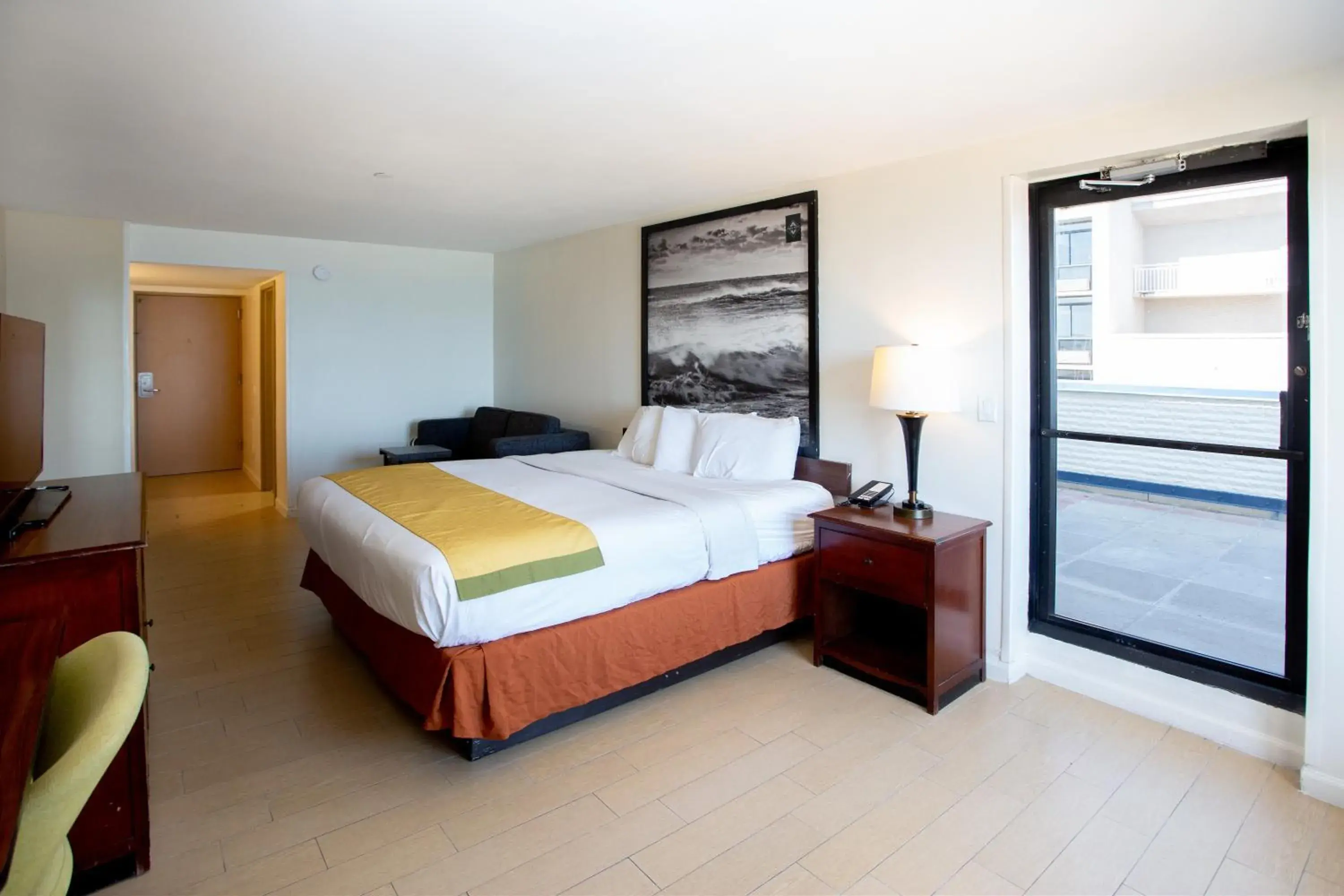 Bedroom, Bed in Super 8 by Wyndham Virginia Beach Oceanfront
