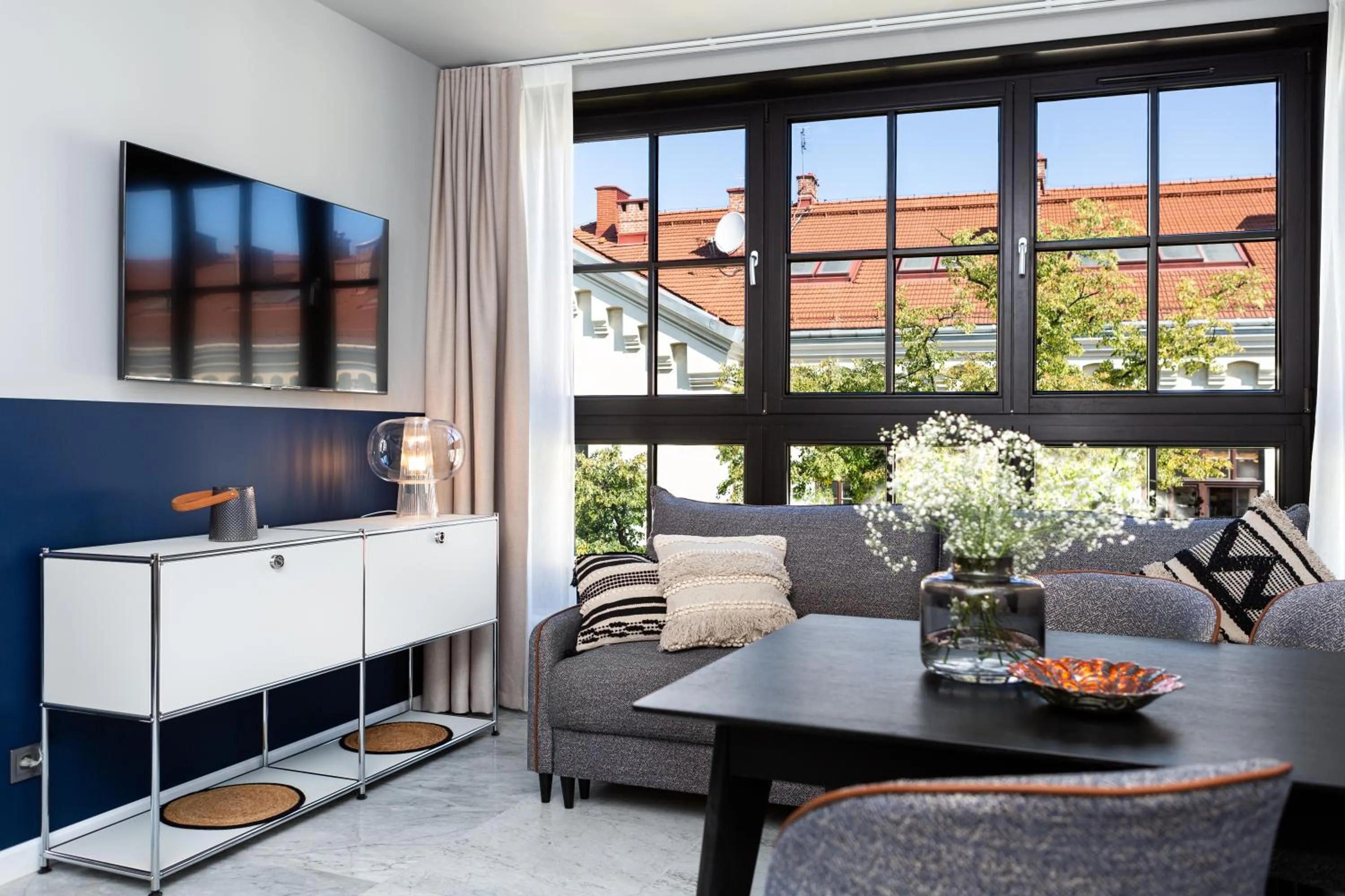 TV and multimedia in H11 Aparthotel