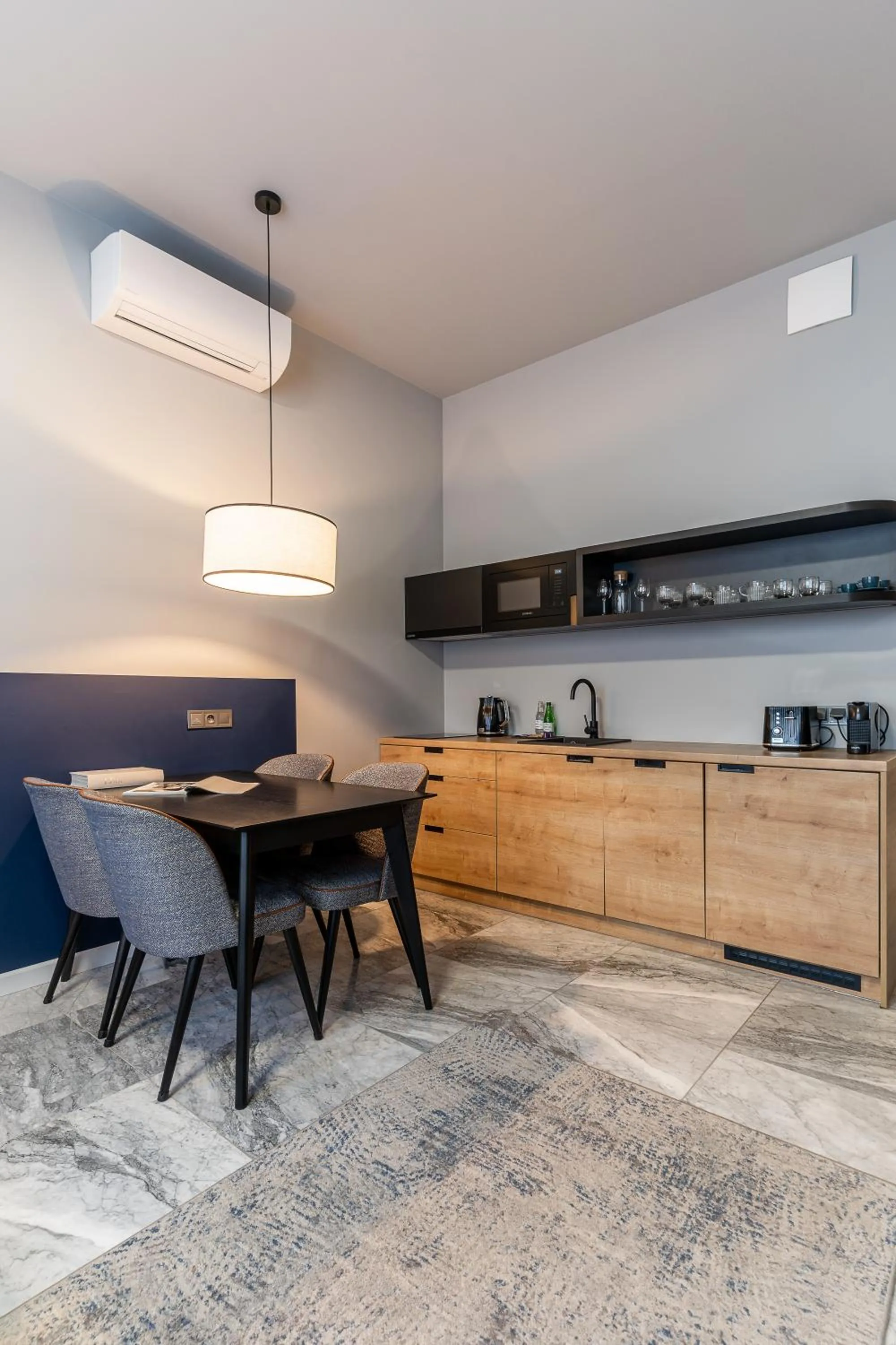 Kitchen or kitchenette in H11 Aparthotel