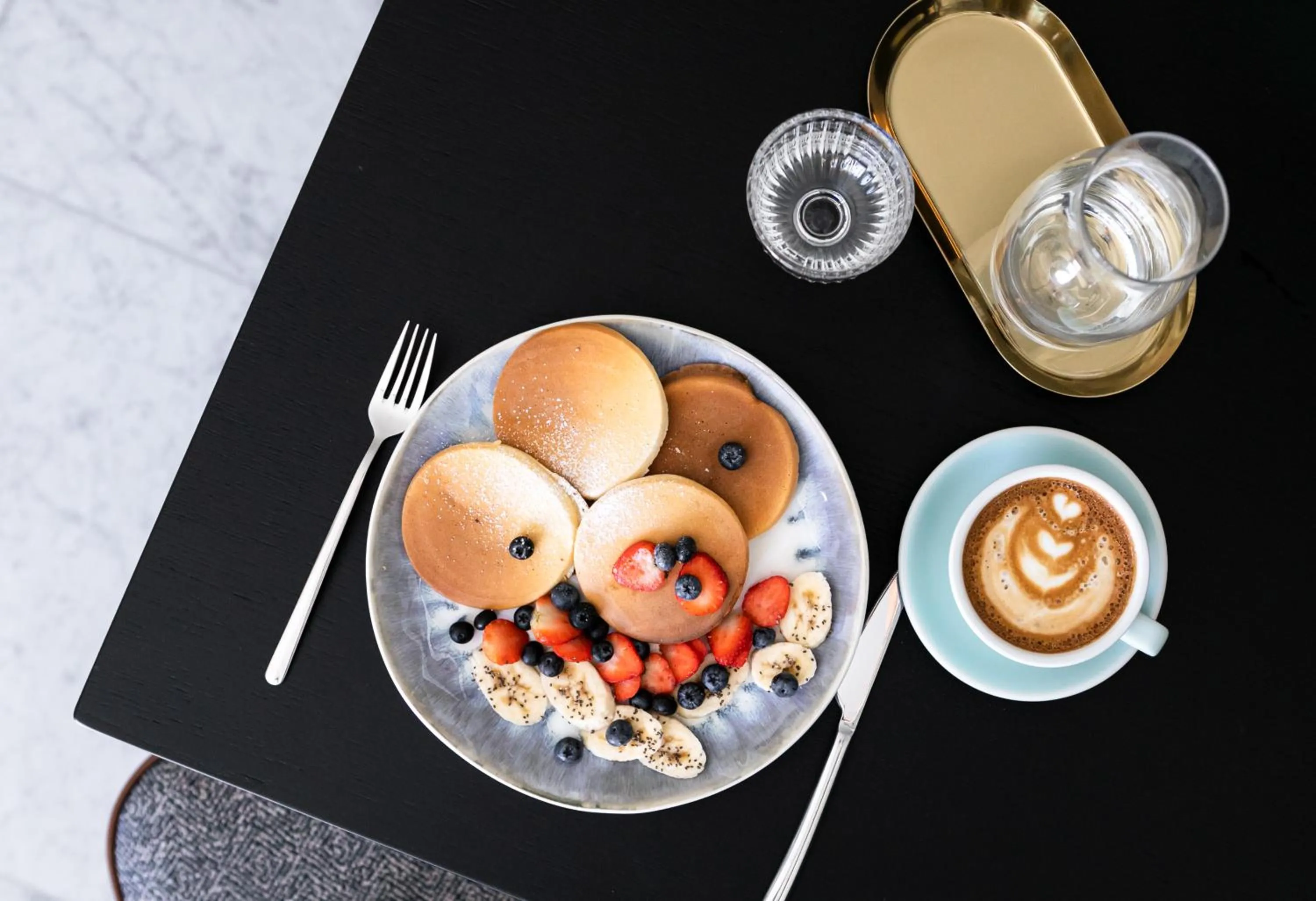 Breakfast in H11 Aparthotel