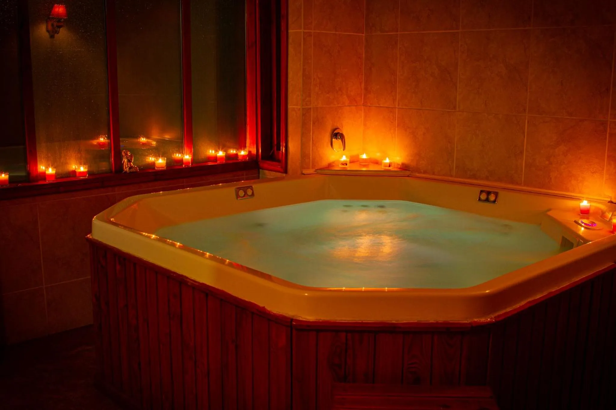 Hot Tub in Hotel Departamentos del Sur