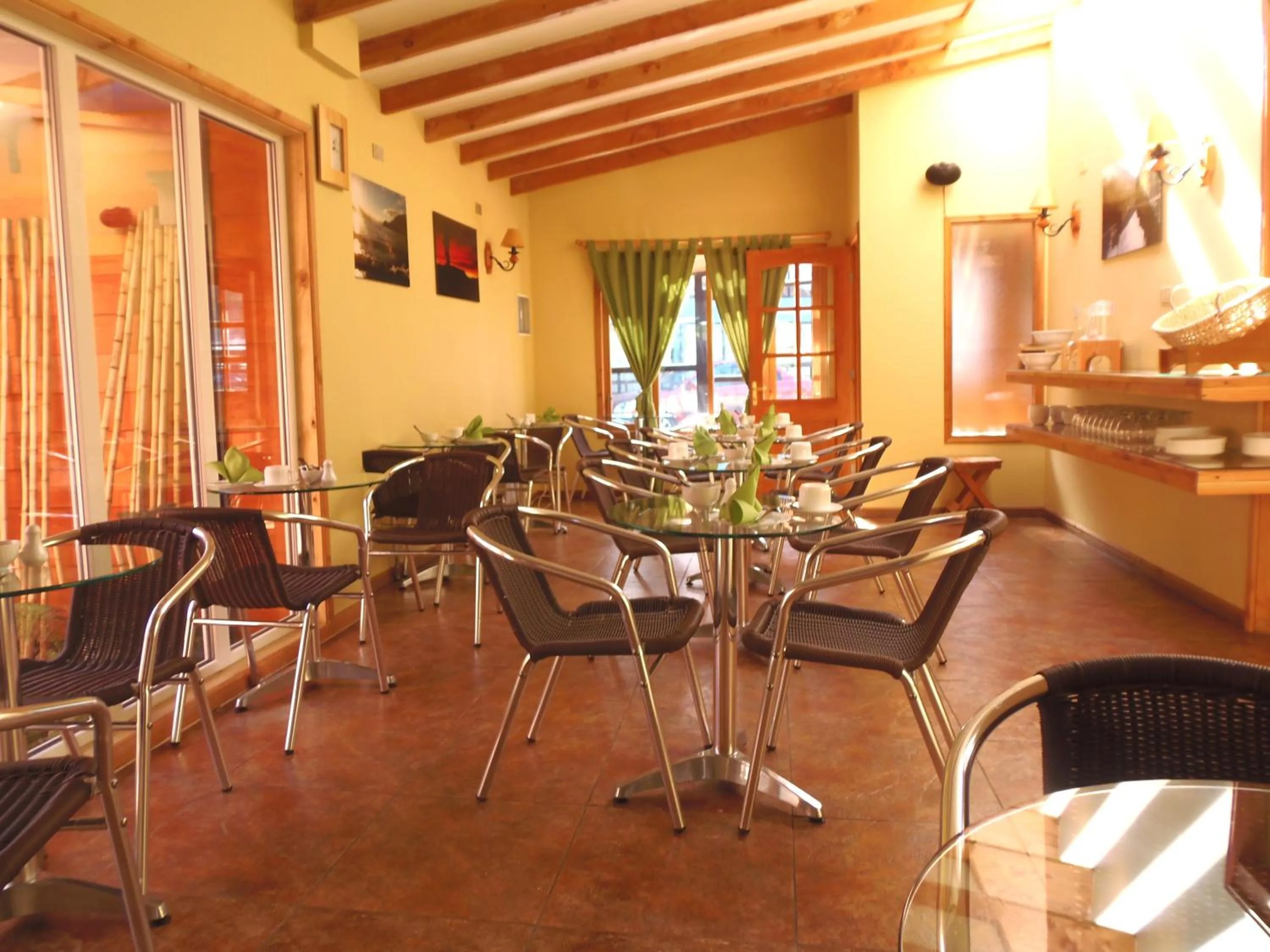 Restaurant/places to eat in Hotel Departamentos del Sur