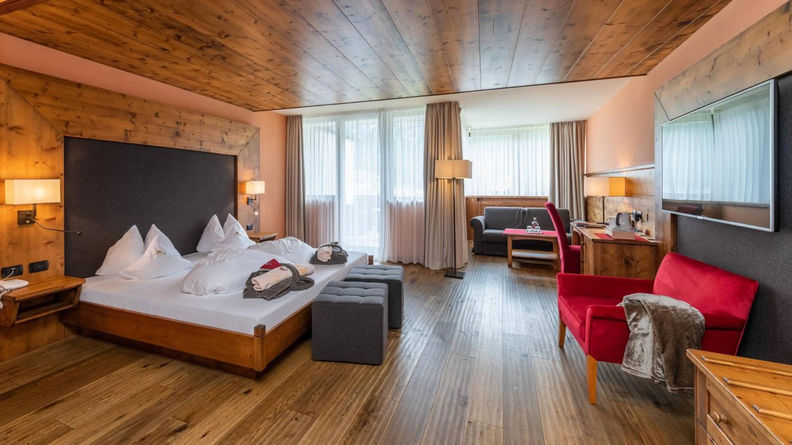 Bedroom, Bed in Romantik Hotel Santer