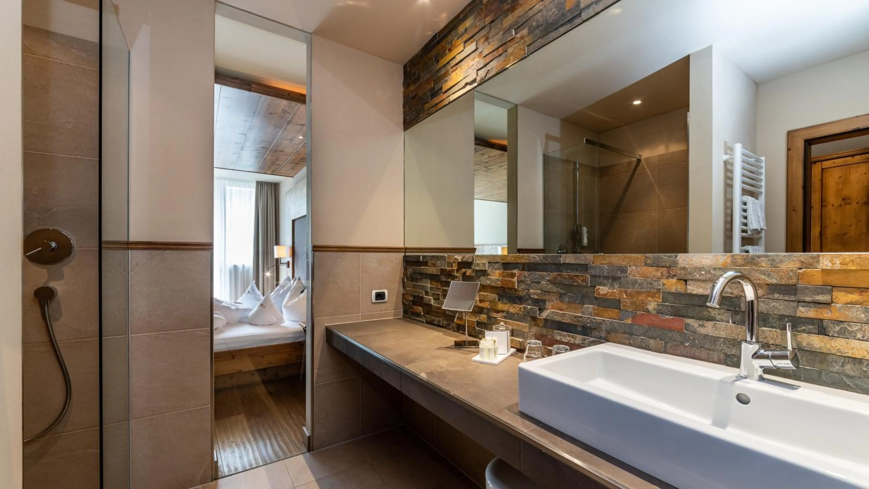 Bathroom in Romantik Hotel Santer