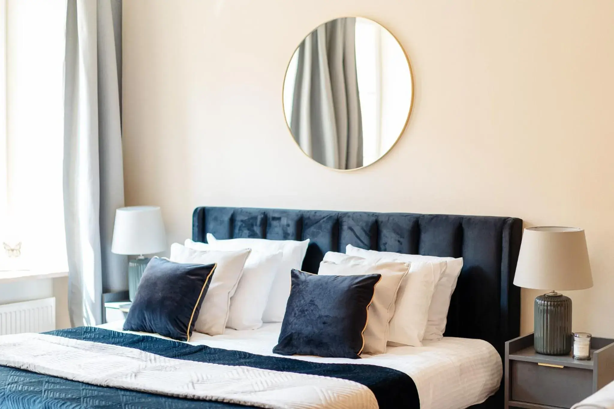 Executive Suite with King size bed in Bogoria Residence - LoftAffair Collection Executive Suite with King size bed in Bogoria Residence - LoftAffair Collection