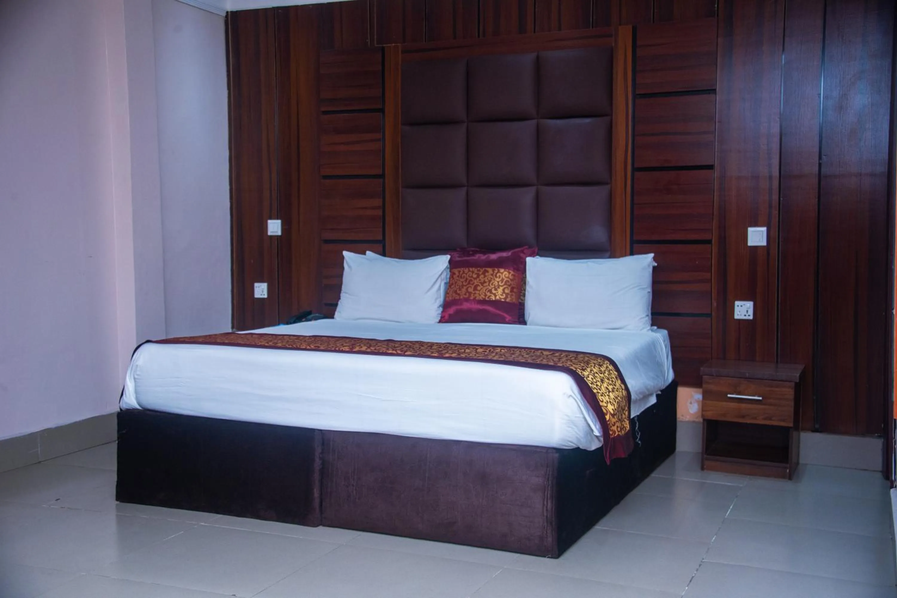 Bed in Golden Tulip Garden City Hotel - Rivotel