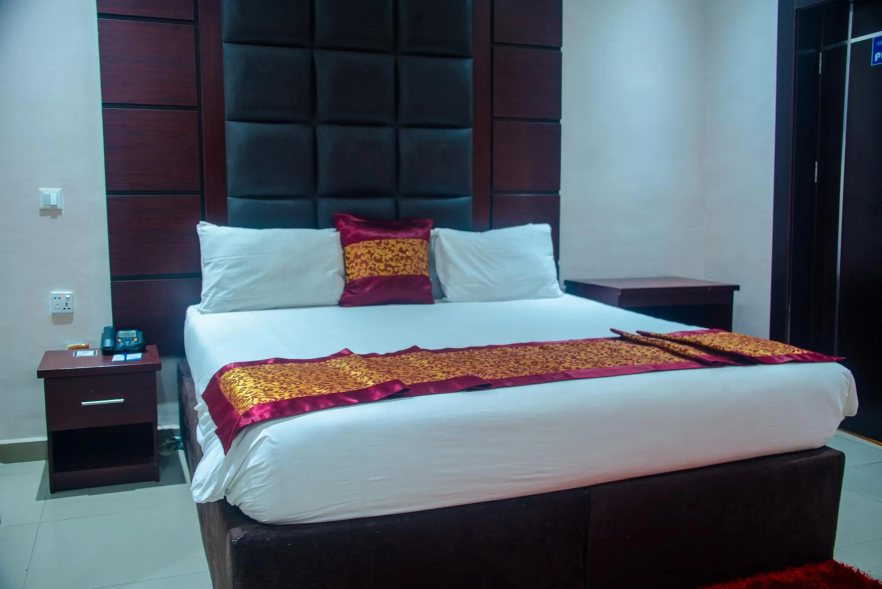 Bed in Golden Tulip Garden City Hotel - Rivotel