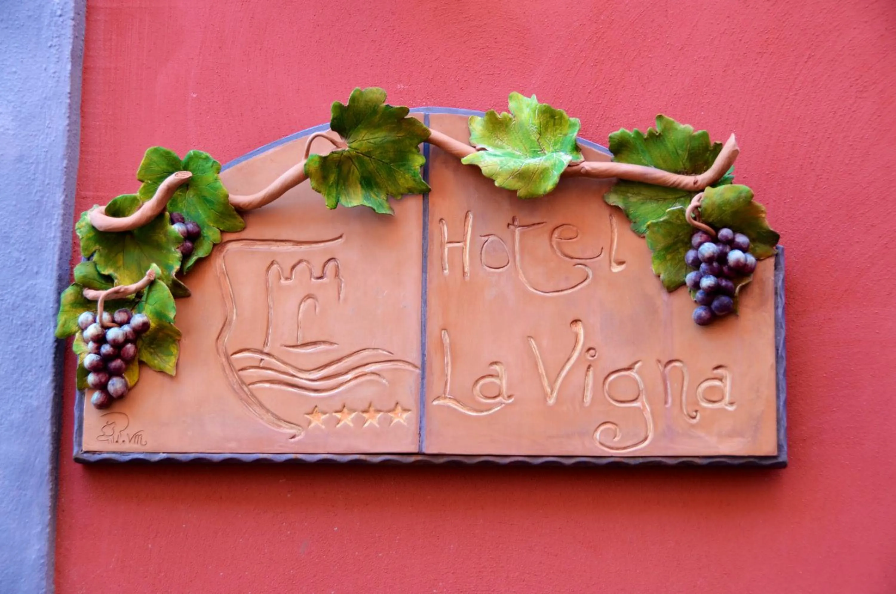 Facade/entrance in Albergo 'La Vigna'