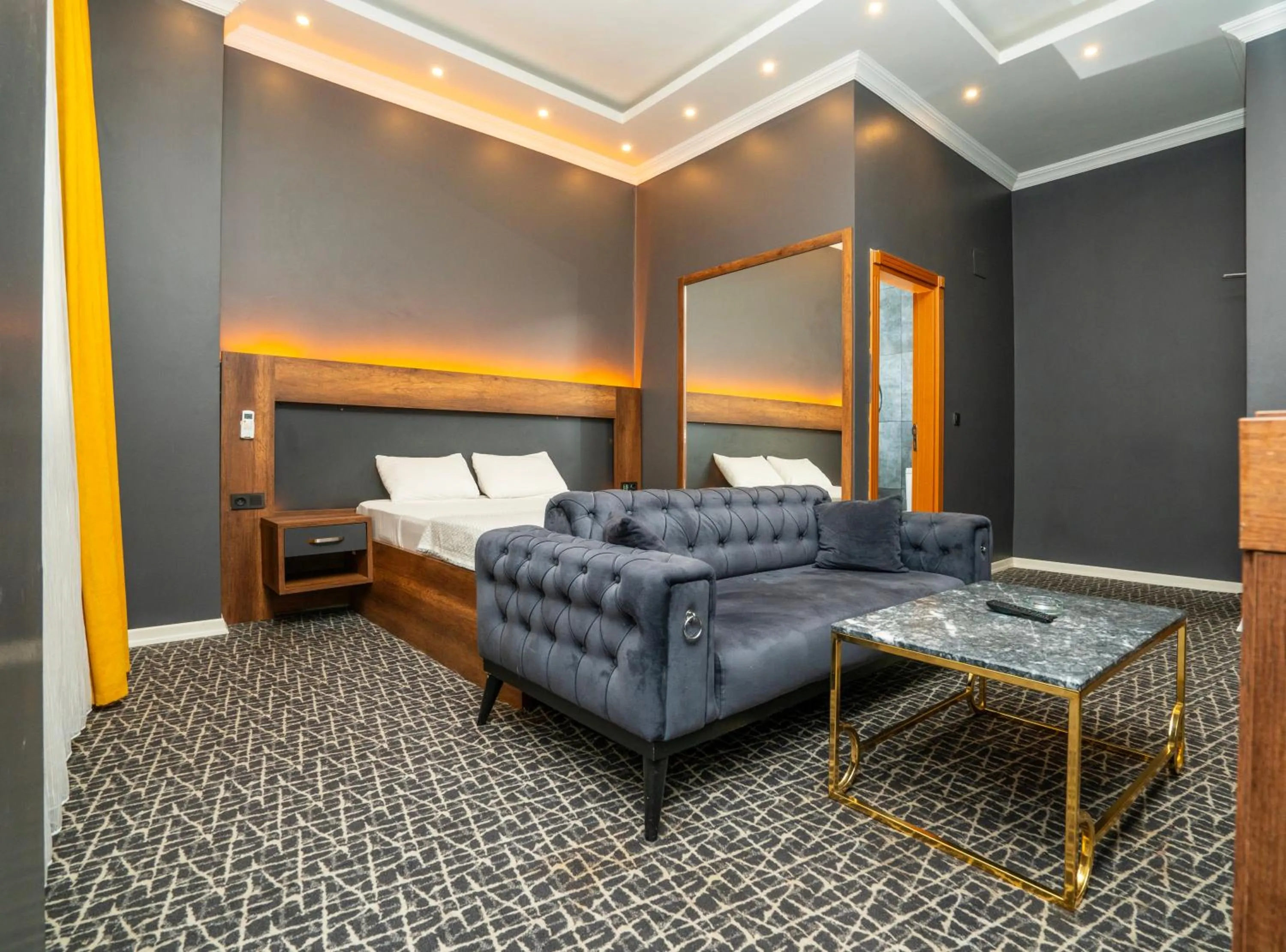 Photo of the whole room in Royal Nest