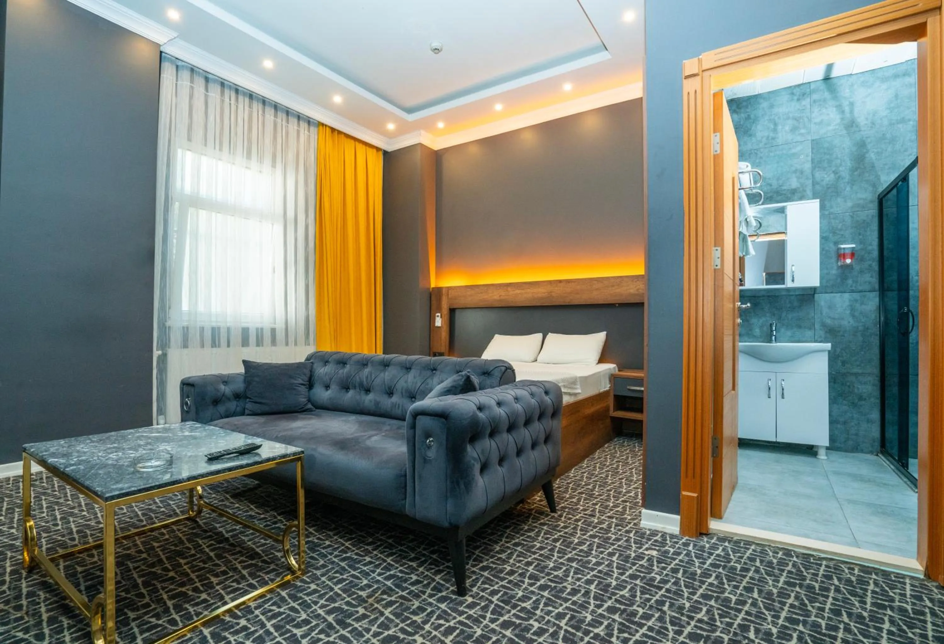 Seating area, Bed in Royal Nest