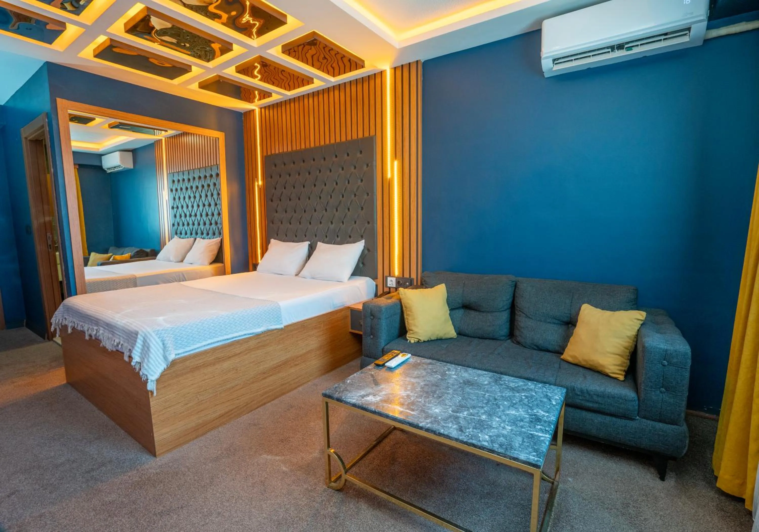 Photo of the whole room, Bed in Royal Nest