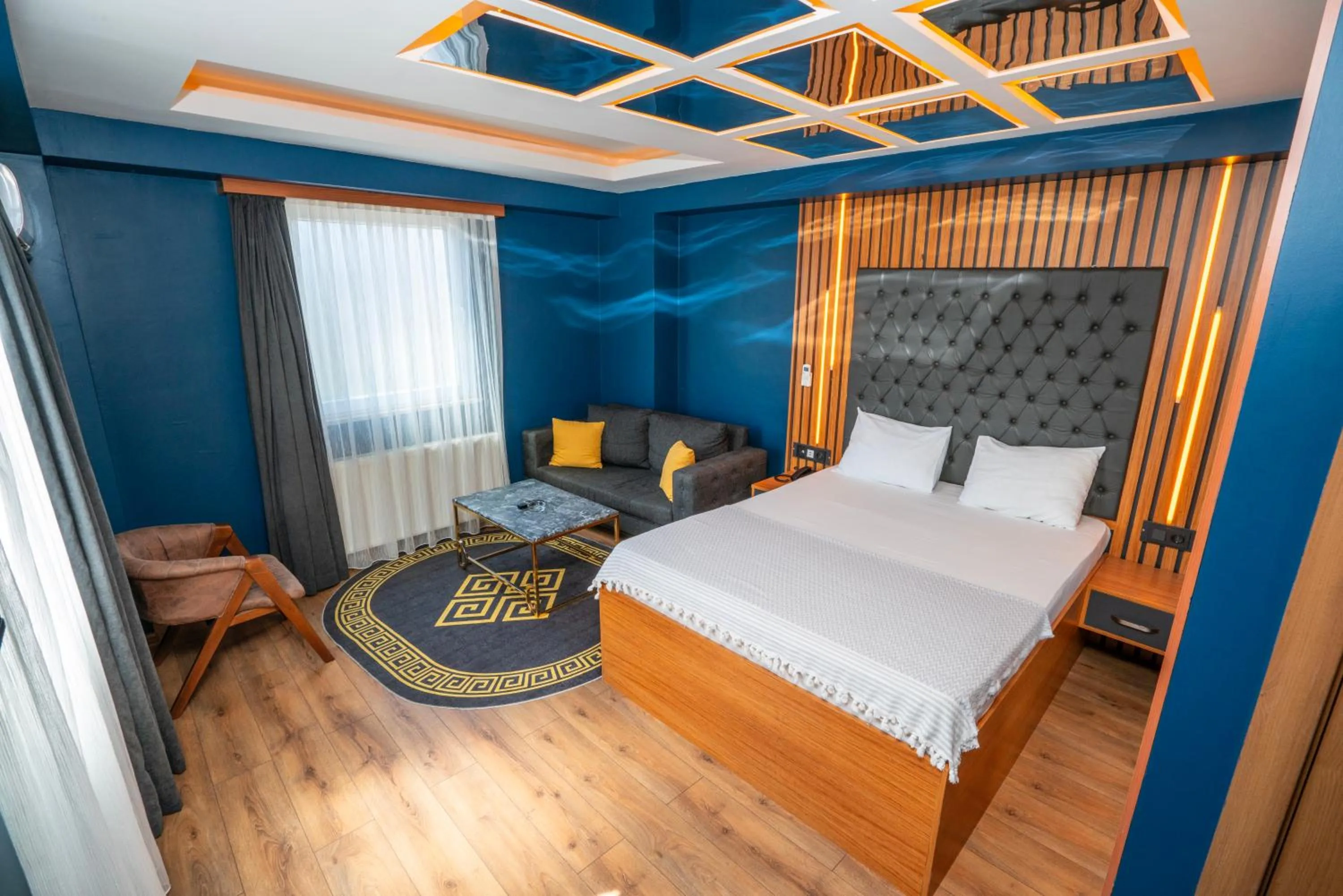 Photo of the whole room, Bed in Royal Nest
