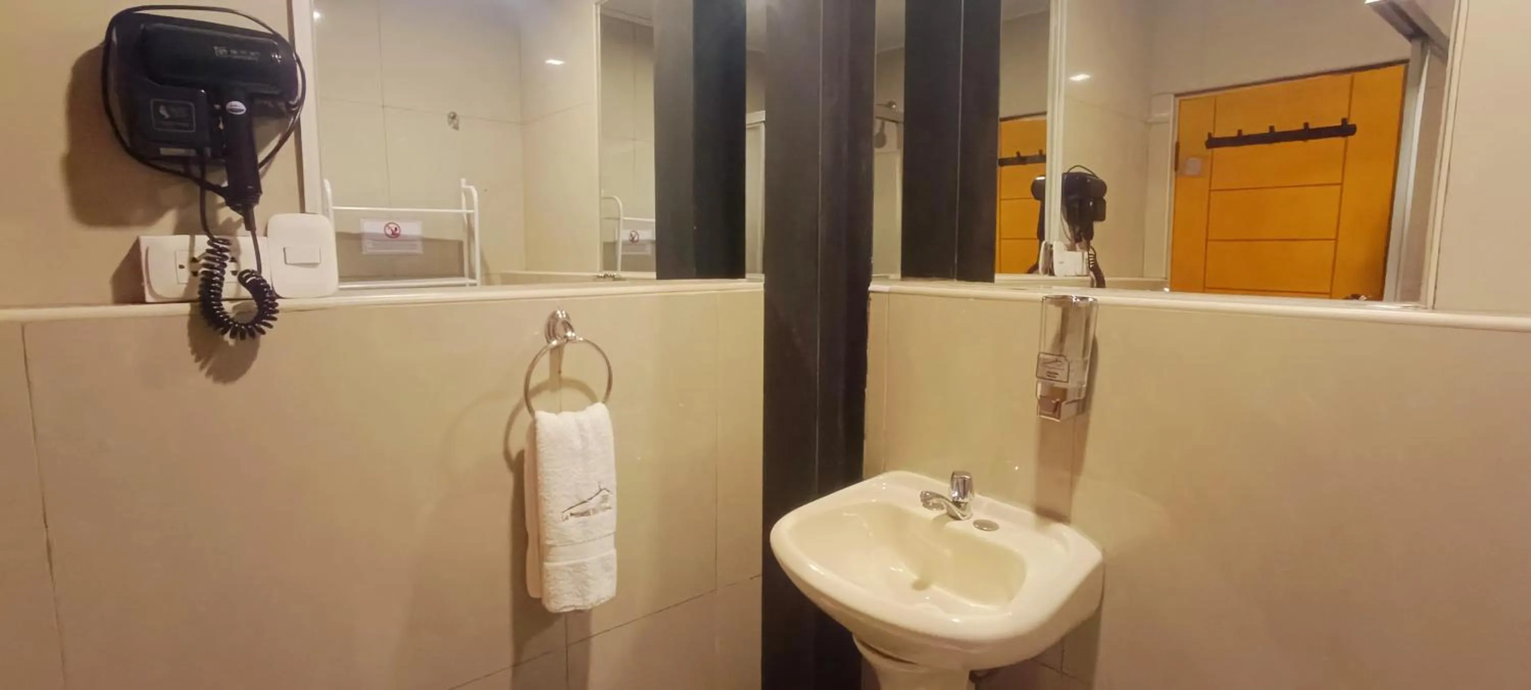 Bathroom in La Posada del Viajero