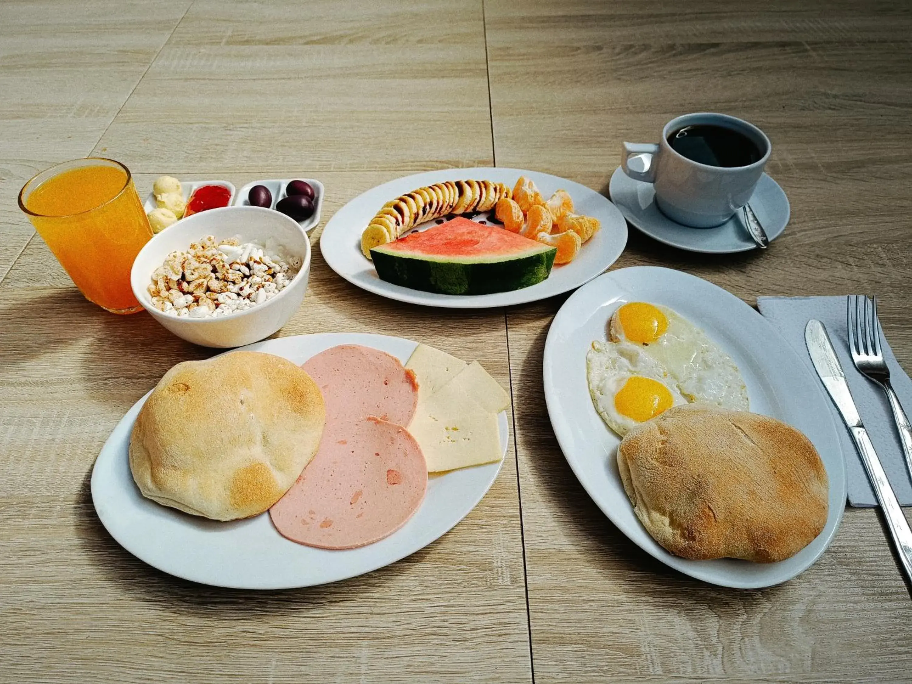 Food and drinks in La Posada del Viajero Food and drinks in La Posada del Viajero