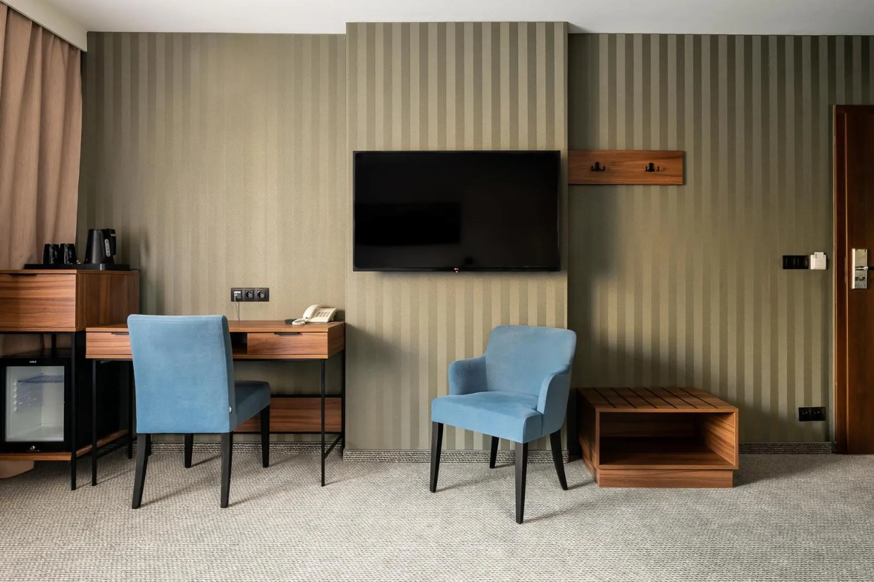 Communal lounge/ TV room in Hotel Vestina