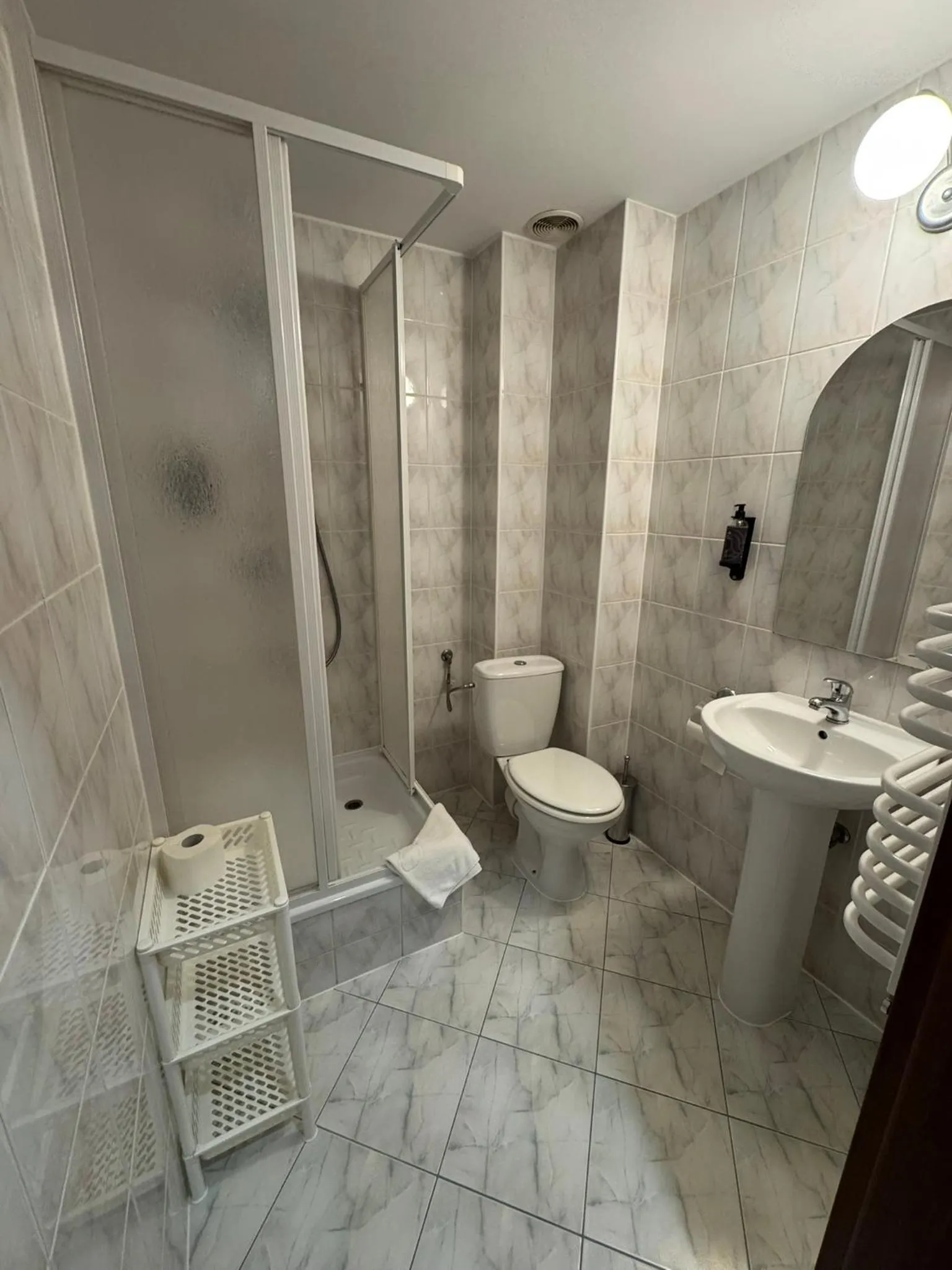 Shower in Hotel Vestina