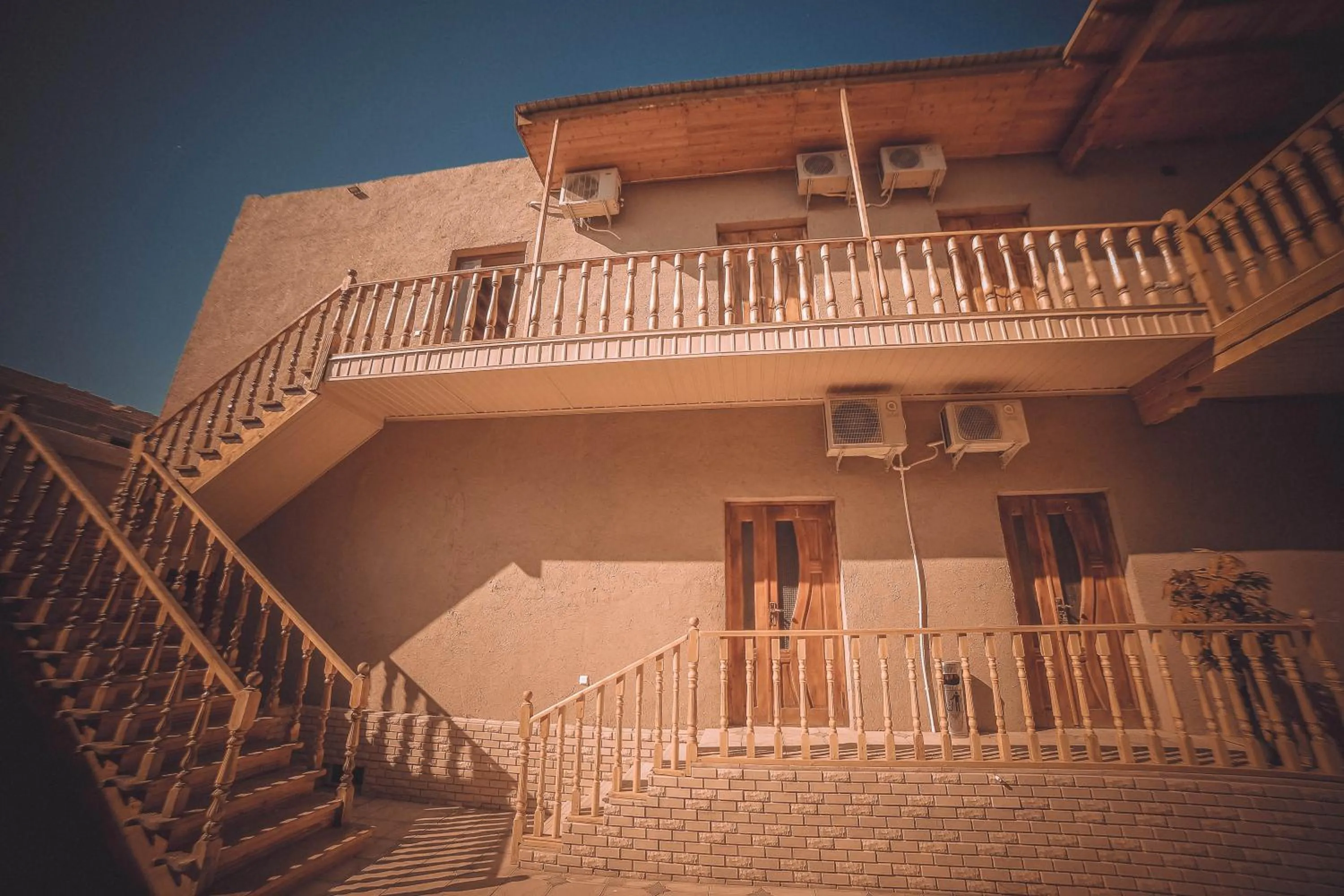 Oqilanur Guest House