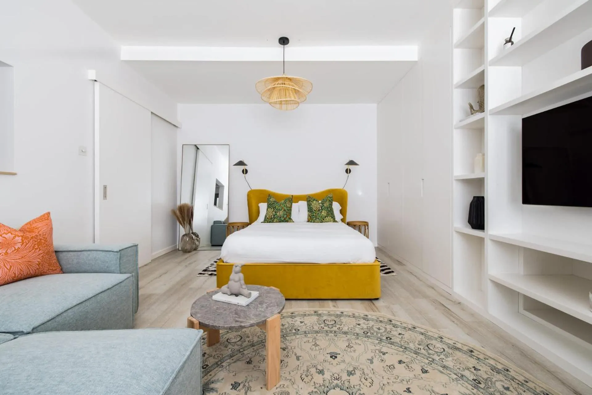 Light-filled Studio with AC - Earl's Court