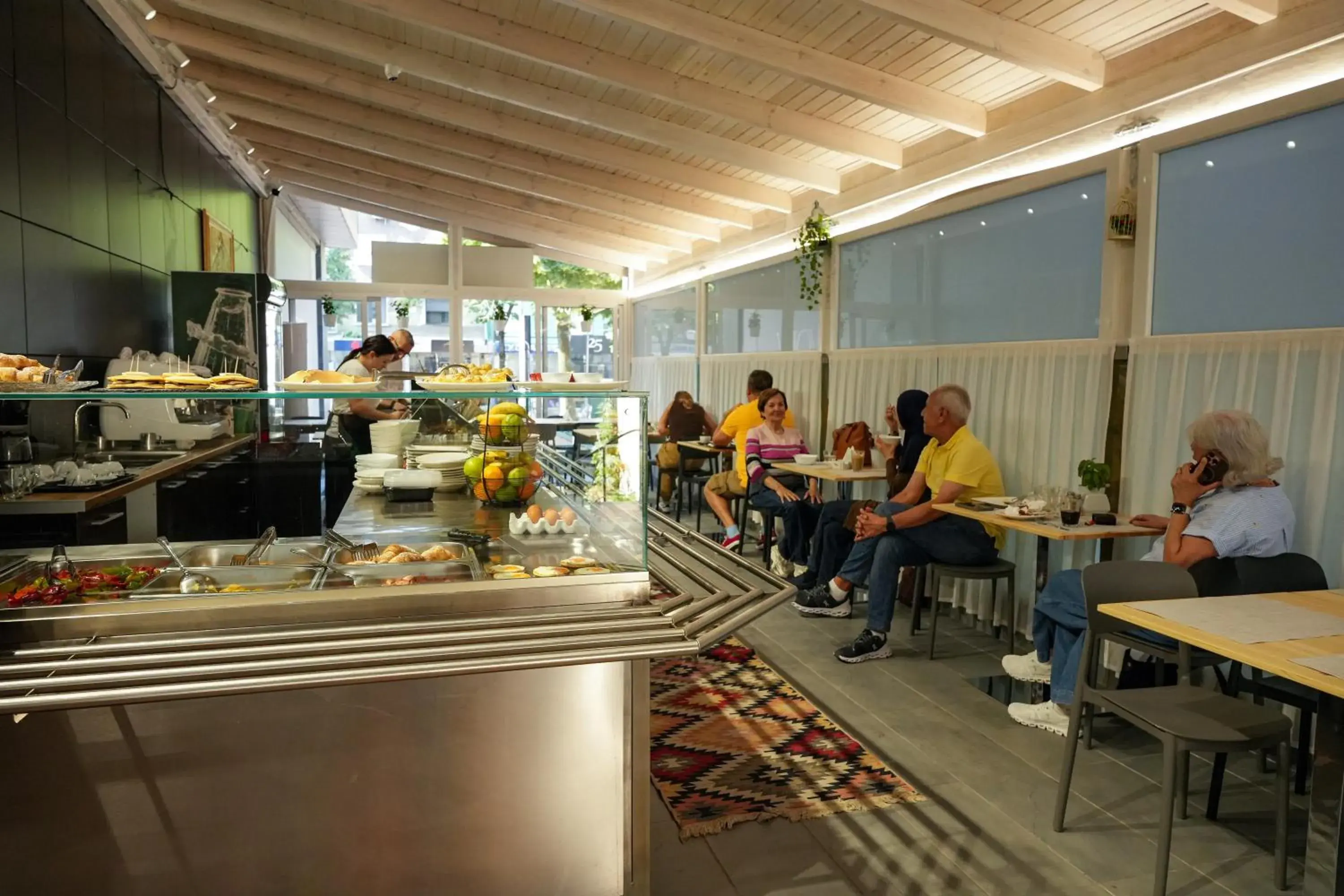 Breakfast in La Bohème Hotel Breakfast in La Bohème Hotel