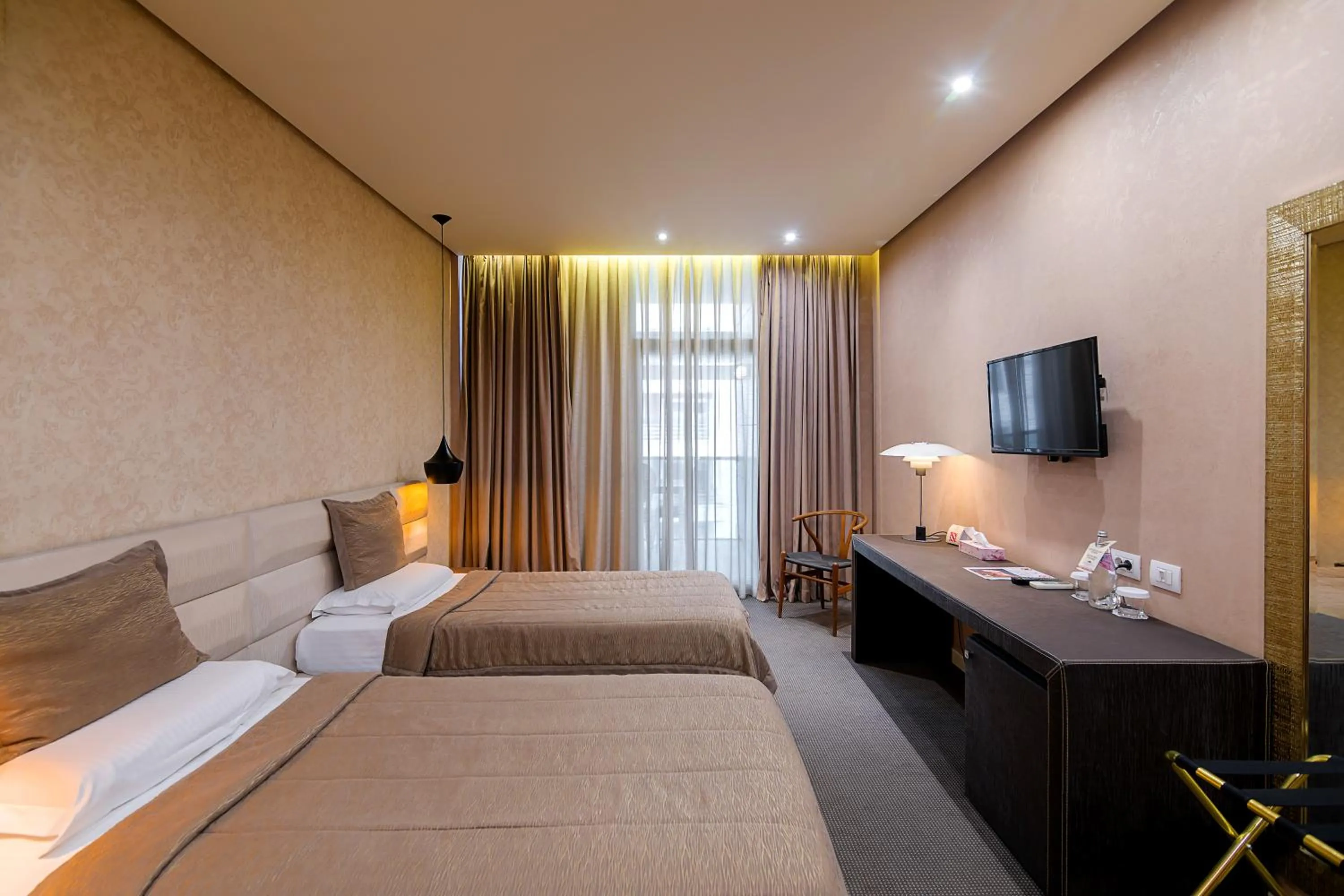 Bedroom, Bed in La Bohème Hotel