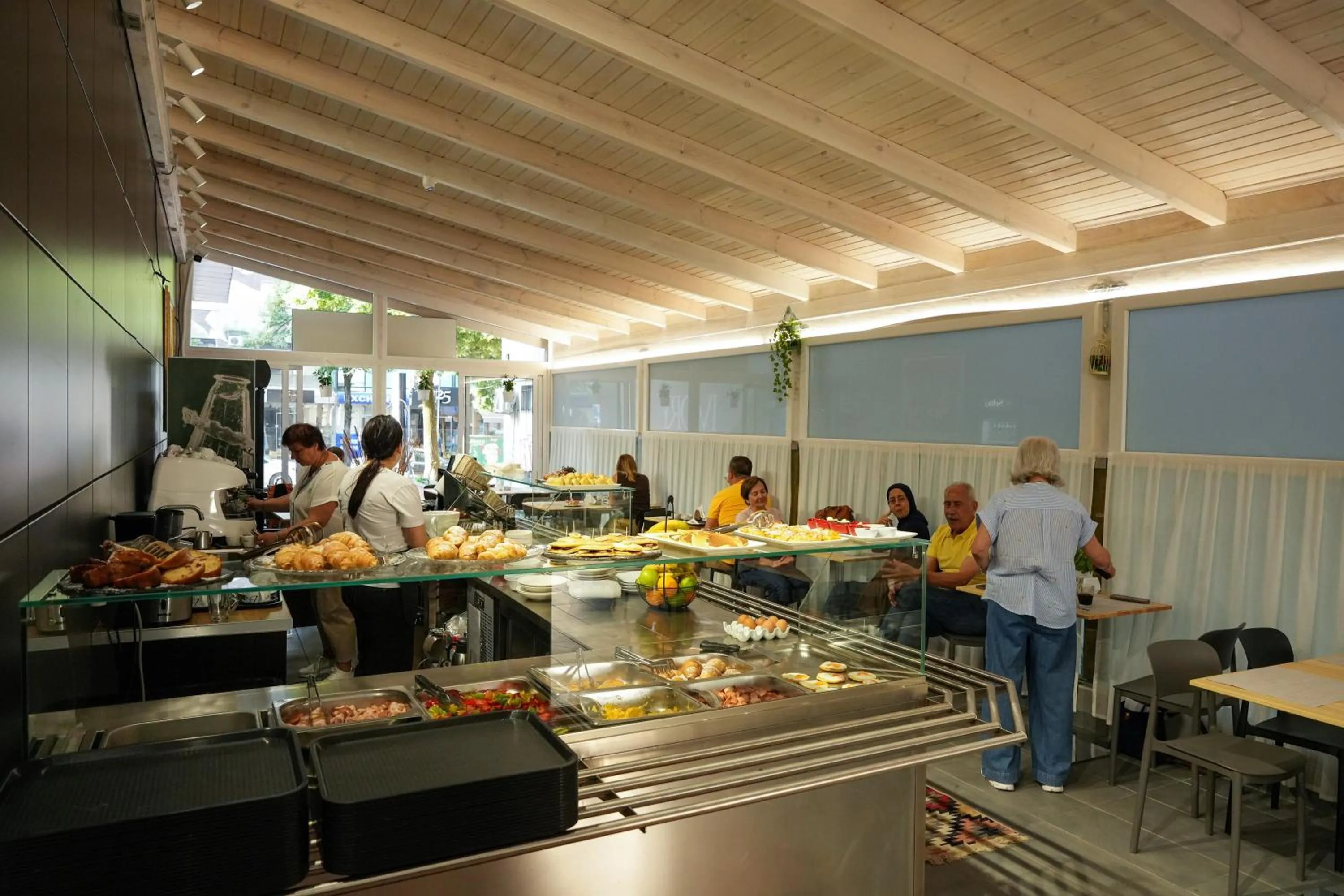 Breakfast in La Bohème Hotel