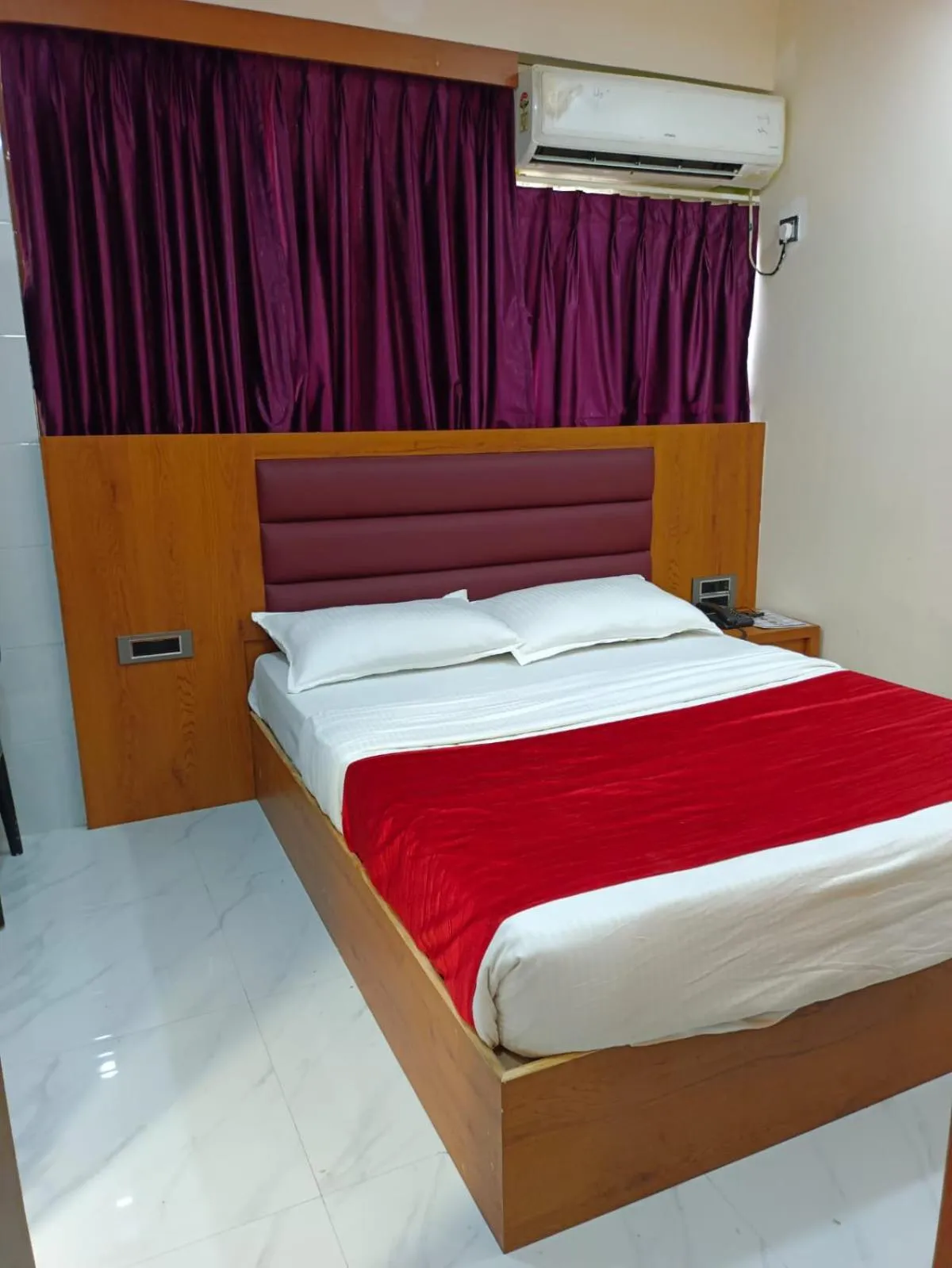 Bedroom, Bed in Hotel airport annex