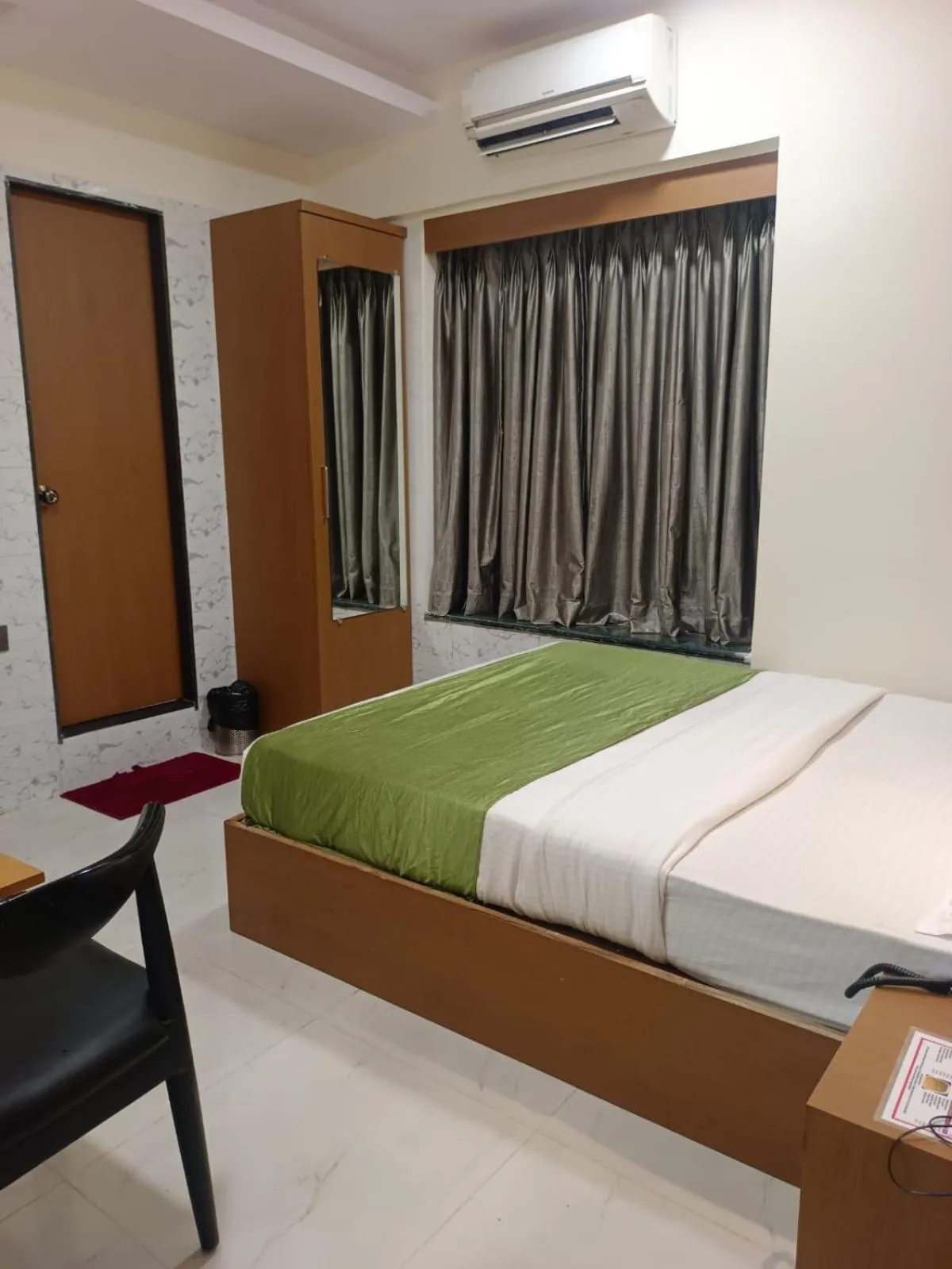 Bedroom, Bed in Hotel airport annex