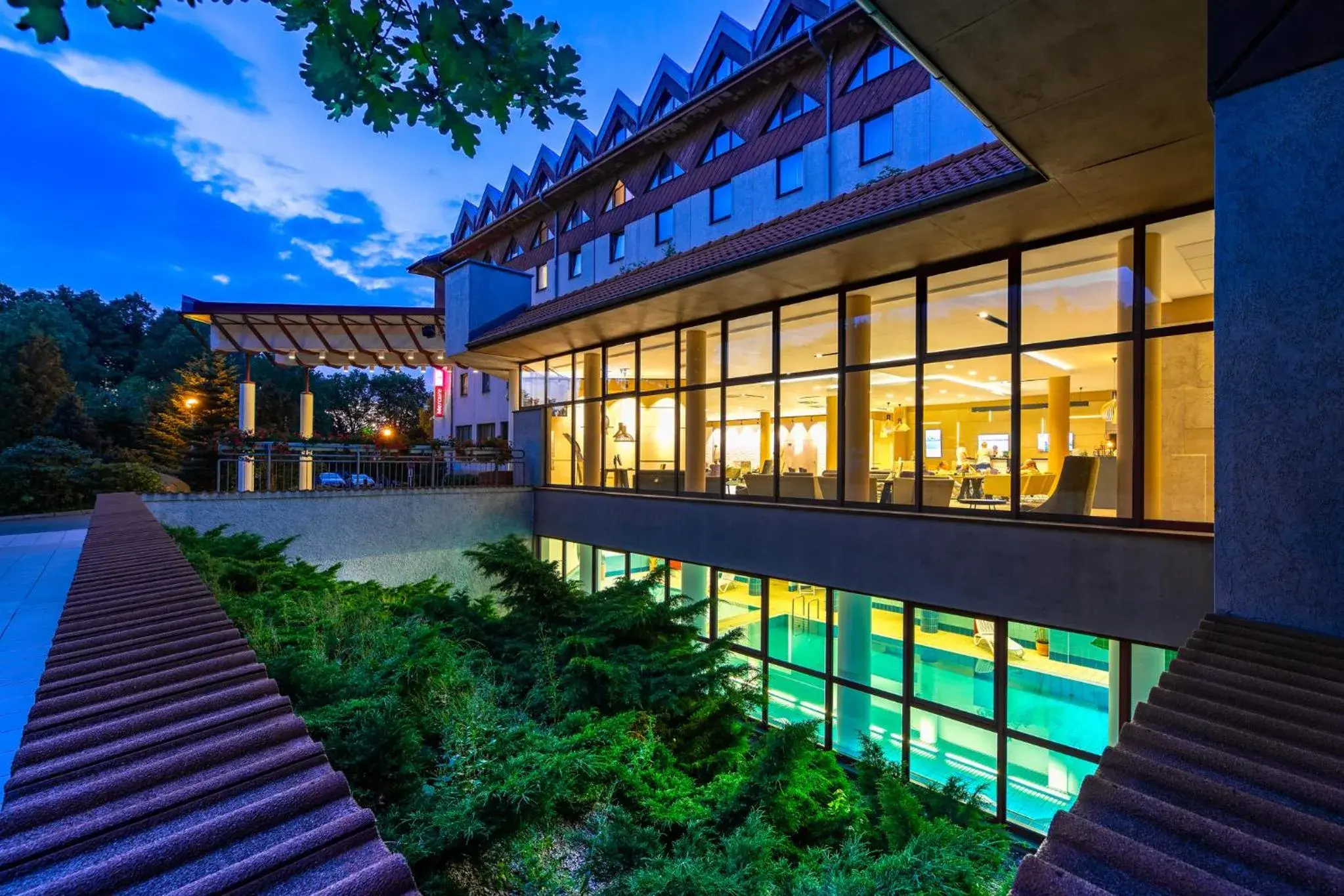 Facade/entrance in Mercure Jelenia Góra Facade/entrance in Mercure Jelenia Góra