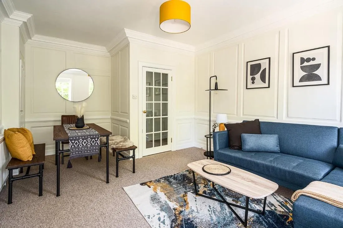 Stunning 3 Bedroom Period City Centre Apartment