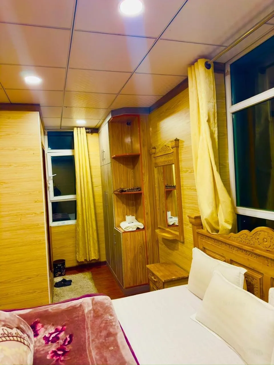 Bed in Gems Palace Hotel Sost