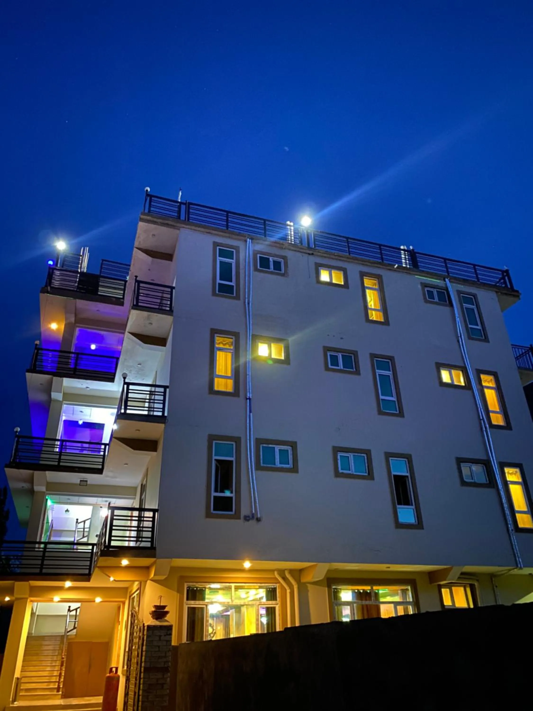 Gems Palace Hotel Sost