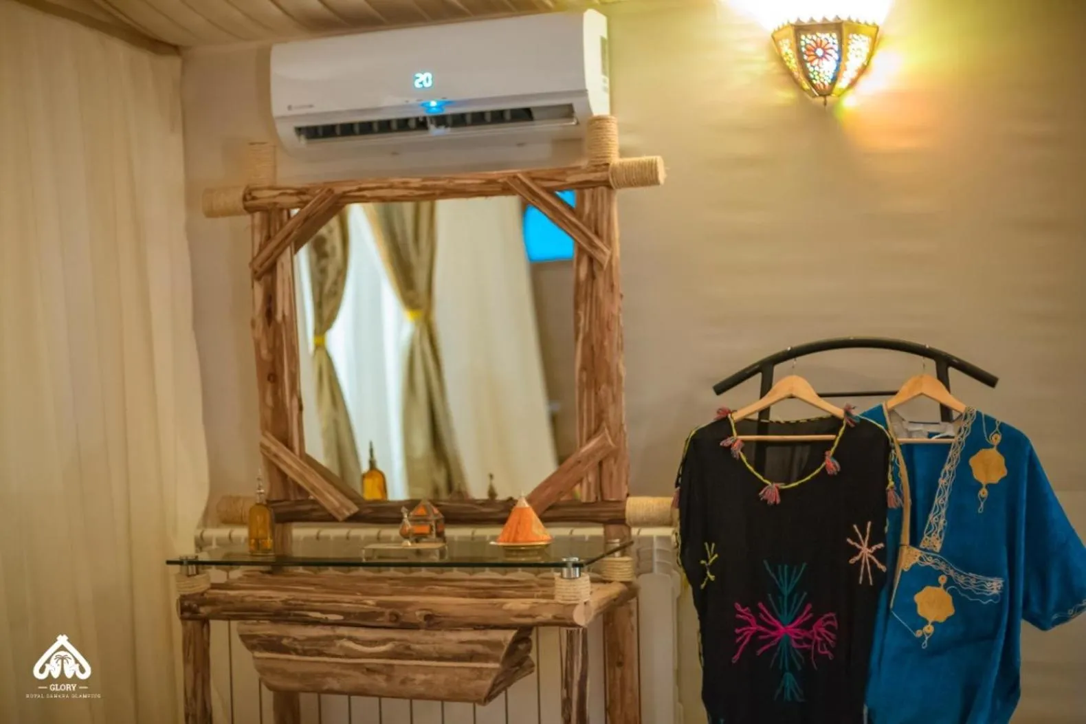 Decorative detail in Imperial Glory Lodges