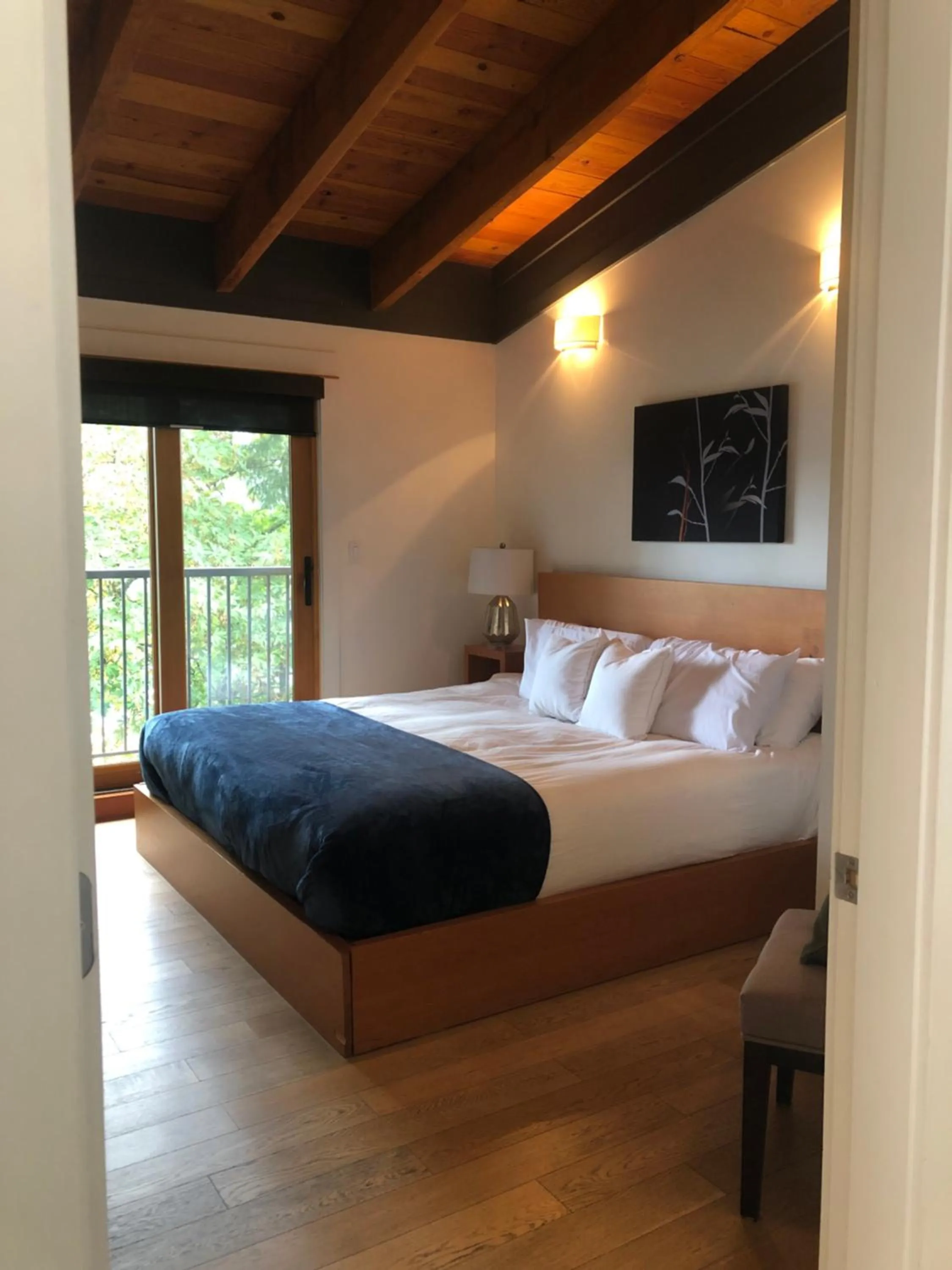 Bed in Mariner's Loft - Salt Spring Island