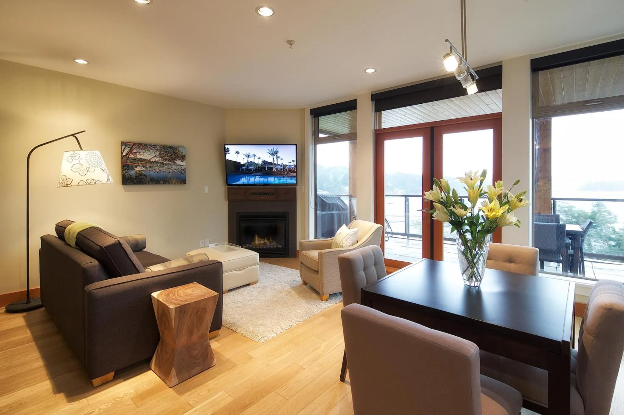 Living room in Mariner's Loft - Salt Spring Island