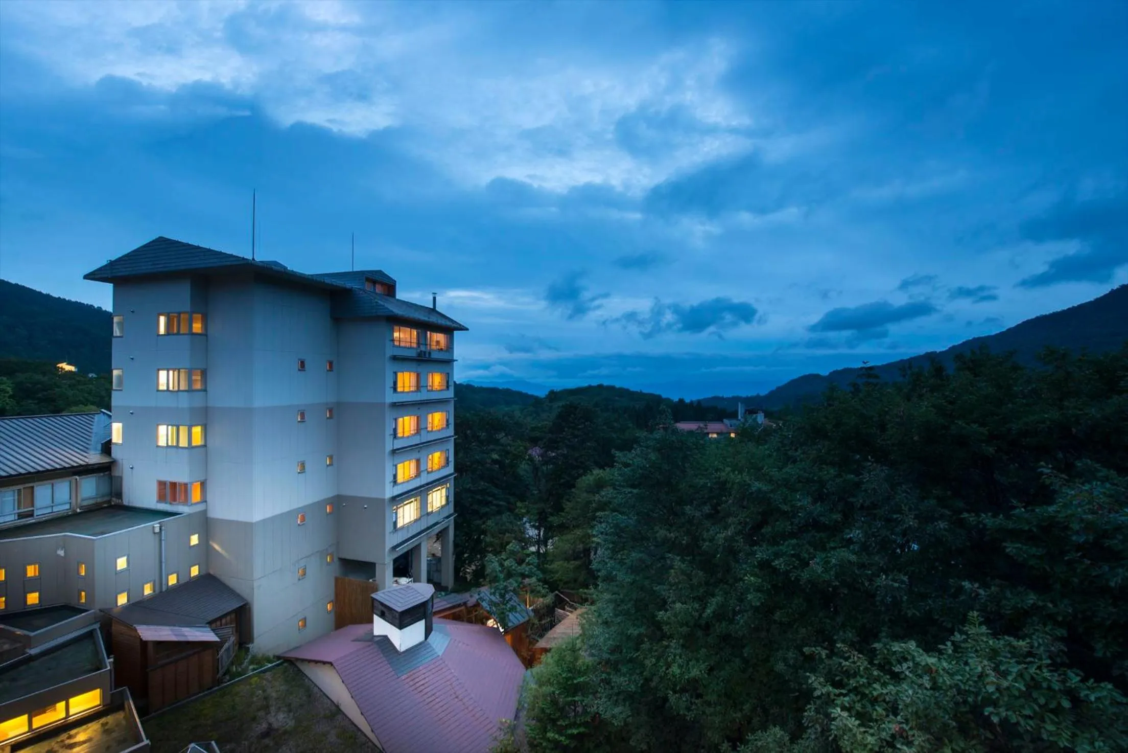 Facade/entrance in Takamiya Hotel Lucent