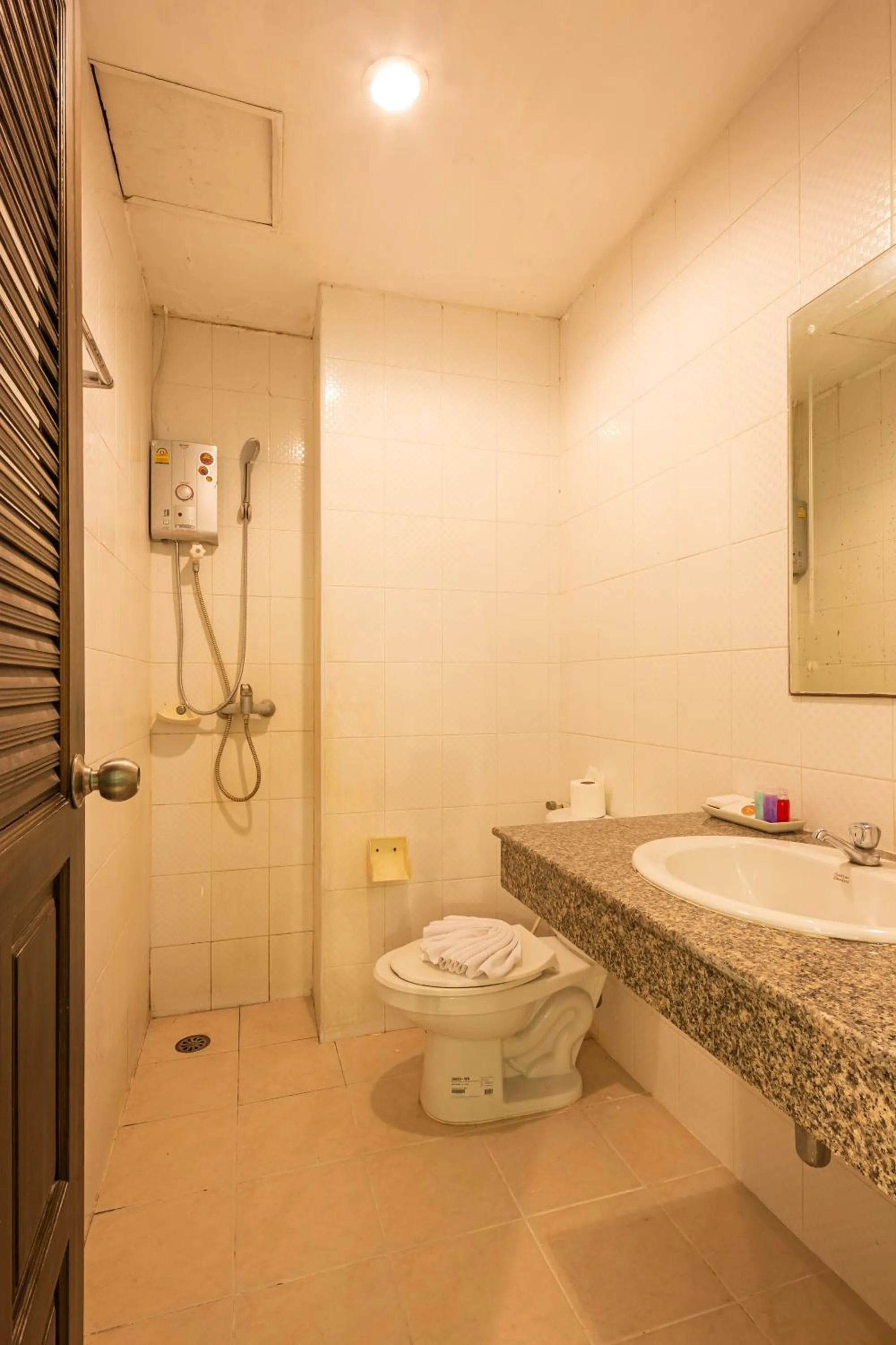 Shower in Add Plus Hotel & SPA