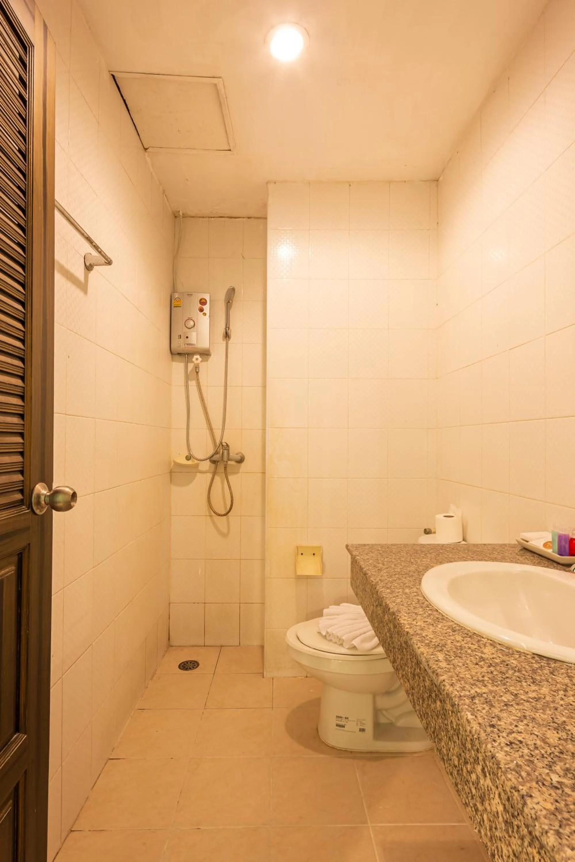 Shower in Add Plus Hotel & SPA