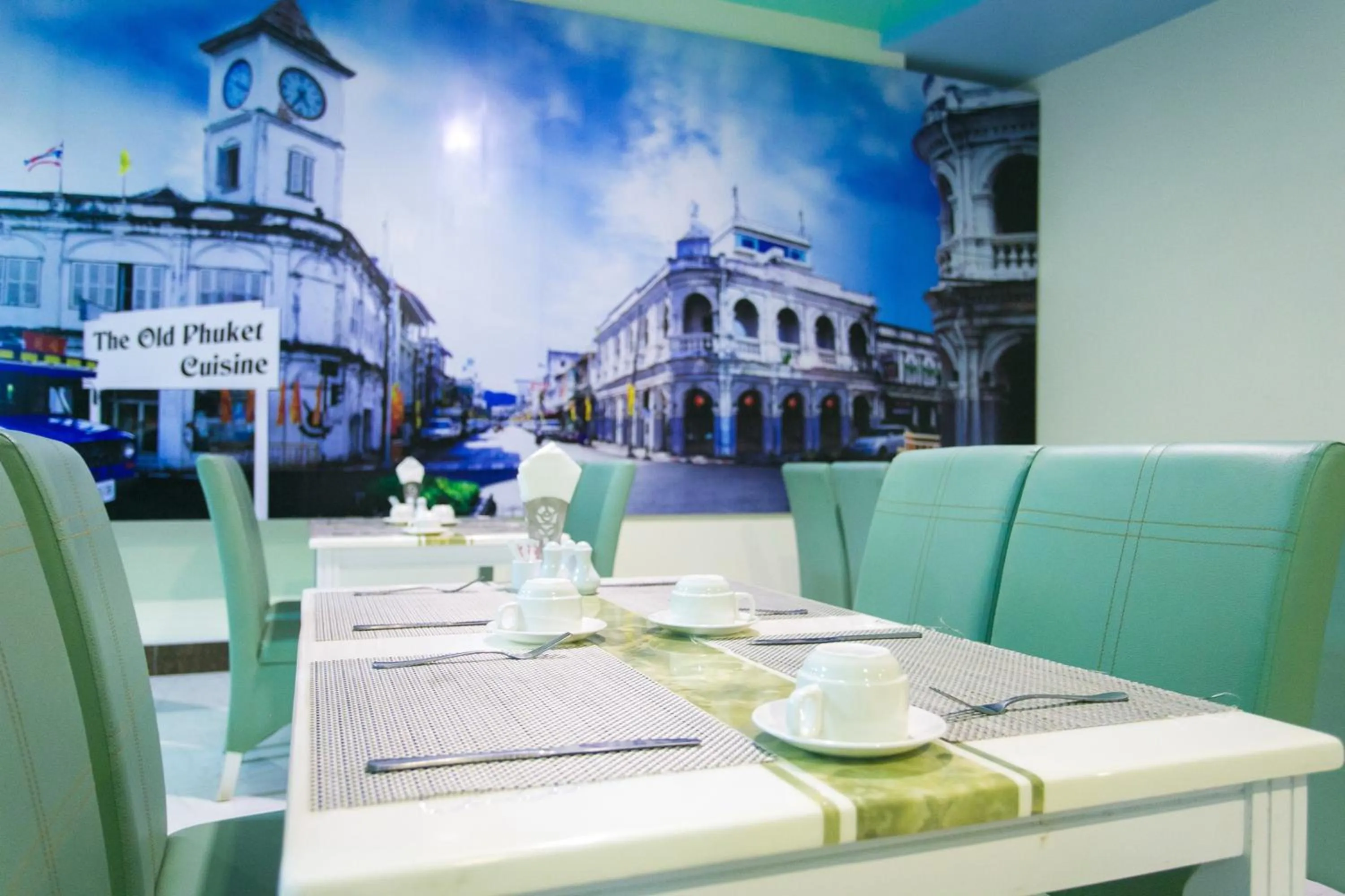 Restaurant/places to eat in Add Plus Hotel & SPA