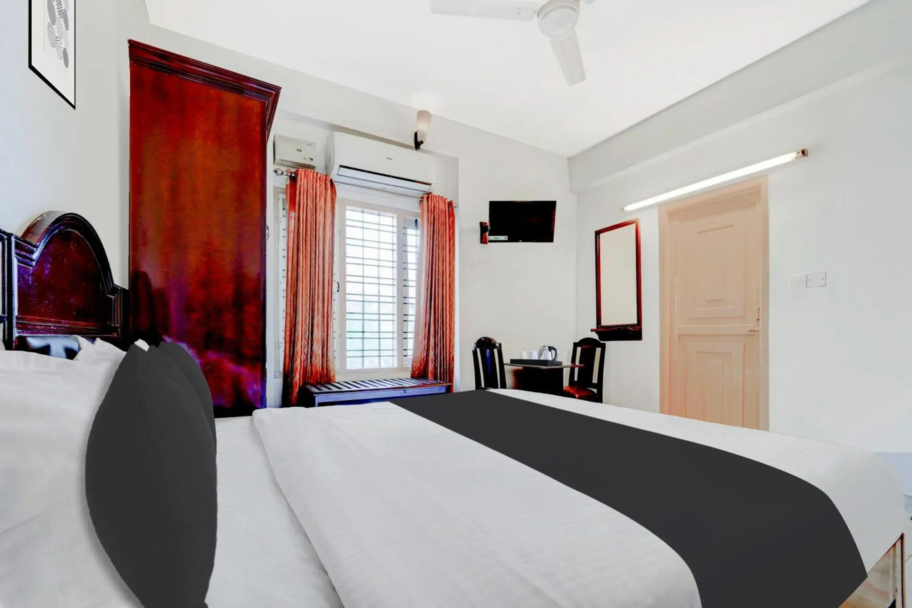 Bedroom, Bed in Super Collection O Chalai Bazaar Near Railway Station formerly Galaxy Inn Bedroom, Bed in Super Collection O Chalai Bazaar Near Railway Station formerly Galaxy Inn