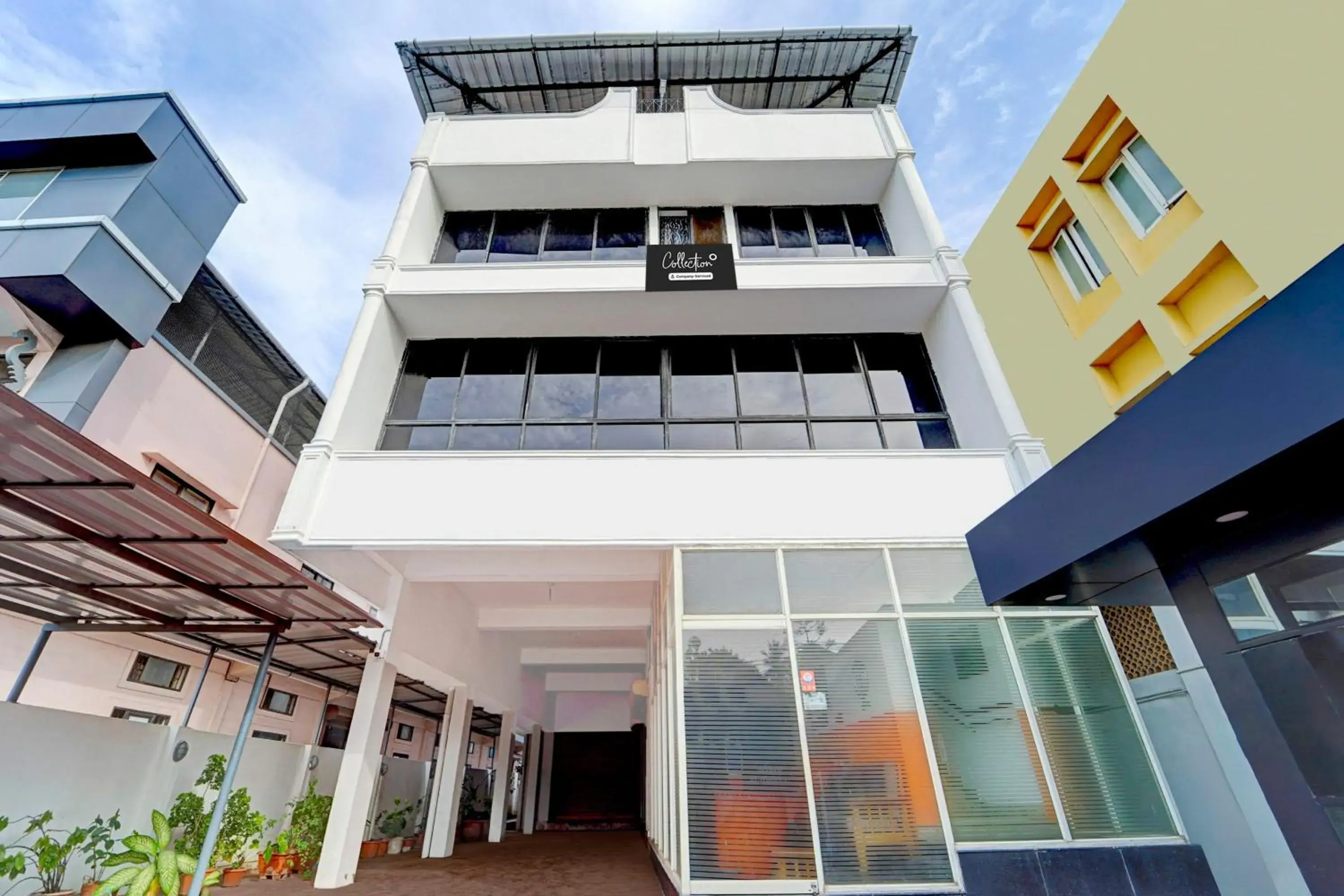 Facade/entrance in Super Collection O Chalai Bazaar Near Railway Station formerly Galaxy Inn Facade/entrance in Super Collection O Chalai Bazaar Near Railway Station formerly Galaxy Inn