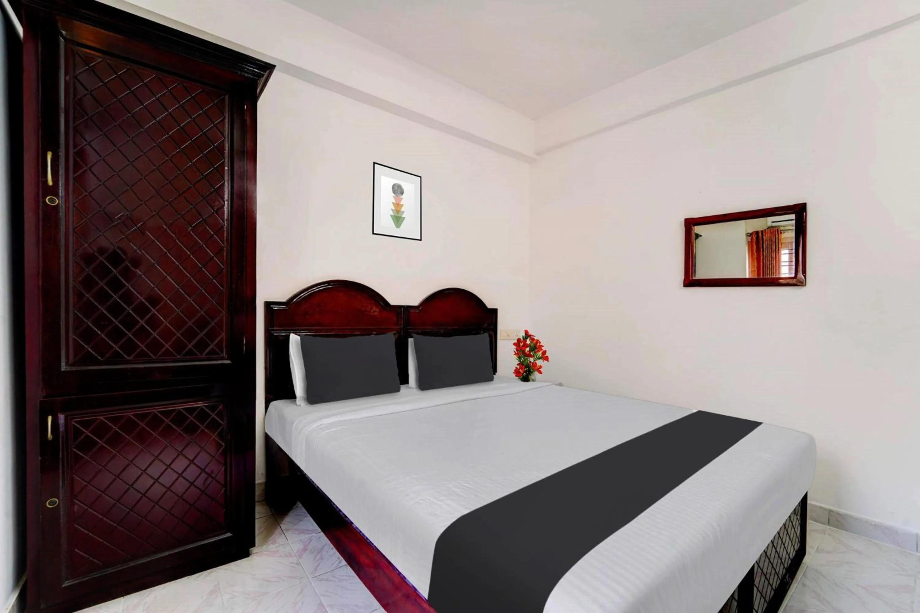 Bedroom, Bed in Super Collection O Chalai Bazaar Near Railway Station formerly Galaxy Inn