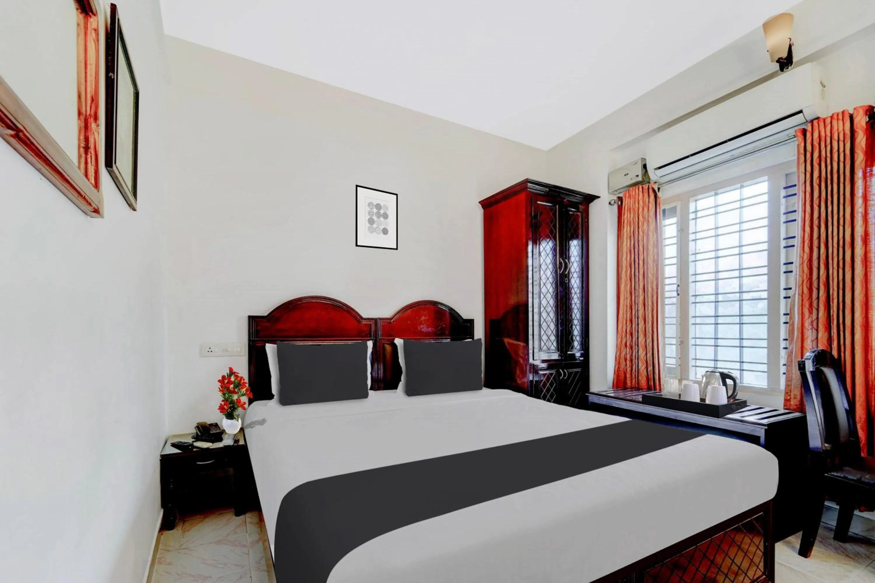 Bedroom, Bed in Super Collection O Chalai Bazaar Near Railway Station formerly Galaxy Inn